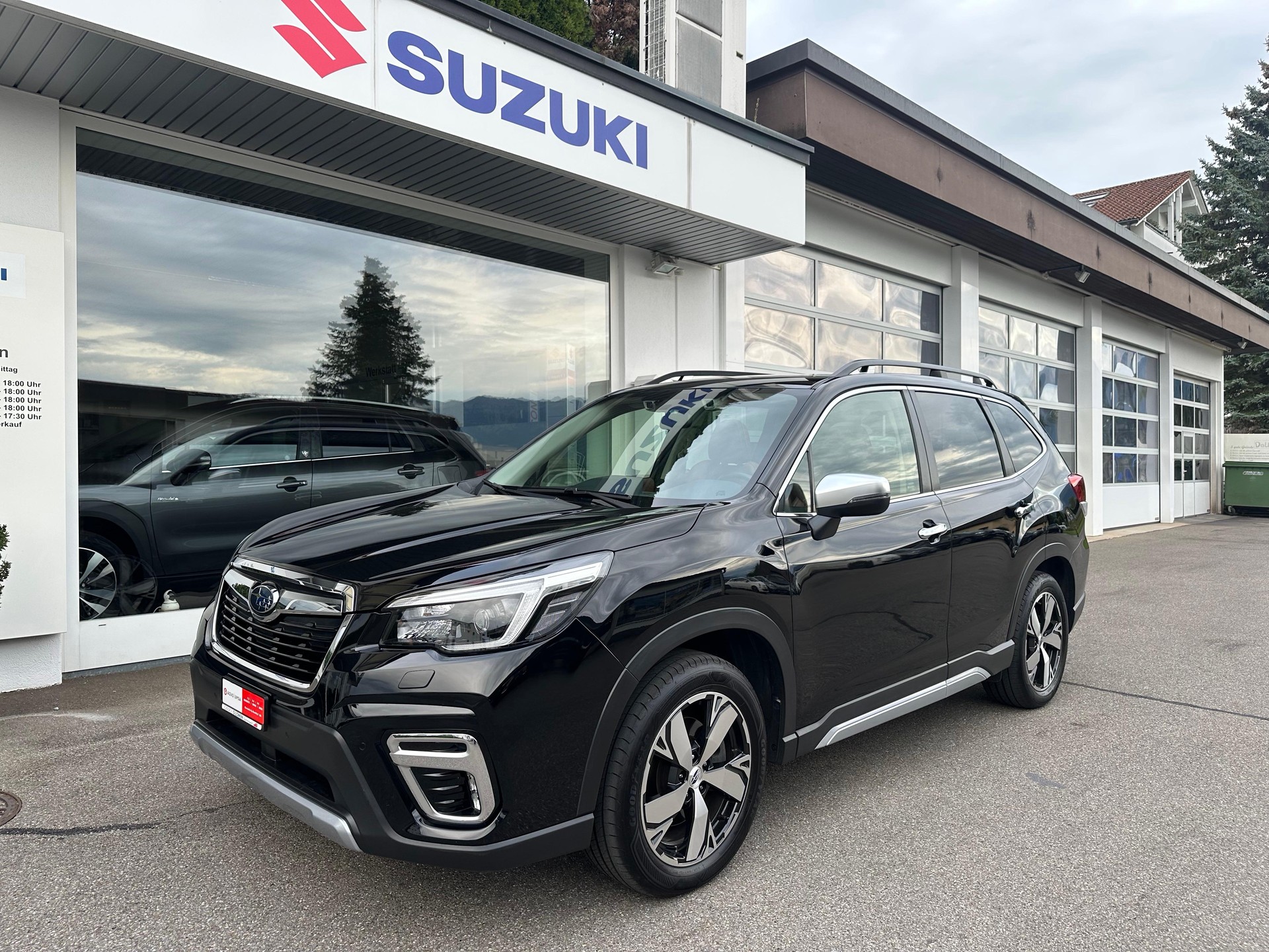 SUBARU Forester Station 2.0i e-Boxer Luxury-image-2
