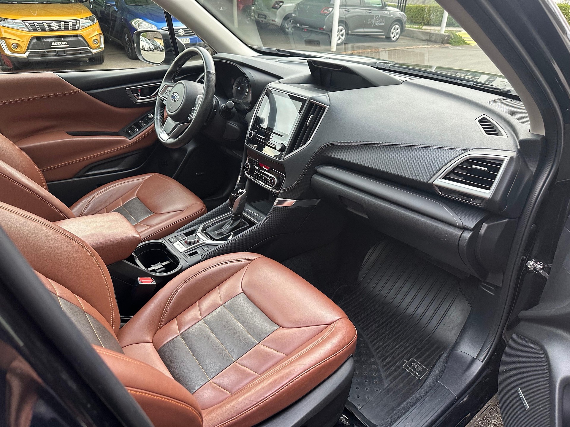 SUBARU Forester Station 2.0i e-Boxer Luxury-image-8