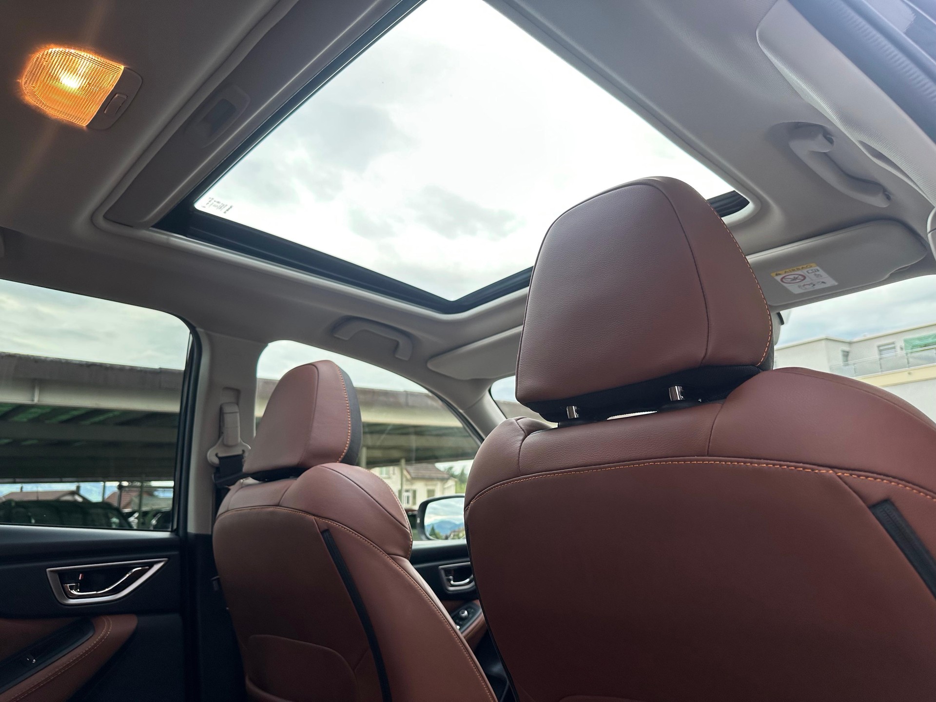 SUBARU Forester Station 2.0i e-Boxer Luxury-image-11