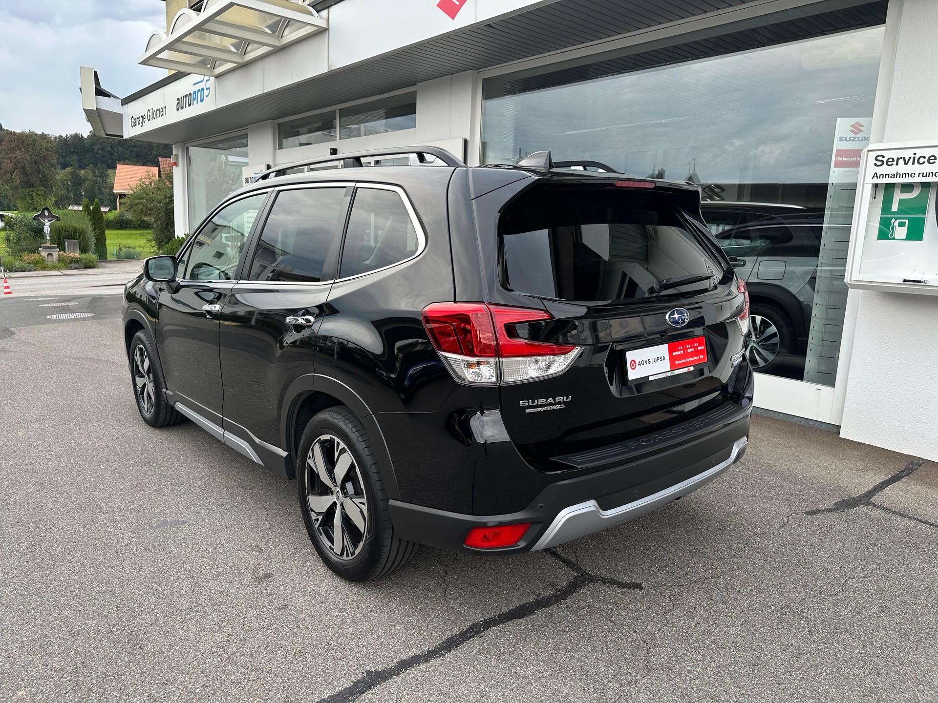 SUBARU Forester Station 2.0i e-Boxer Luxury-image-4