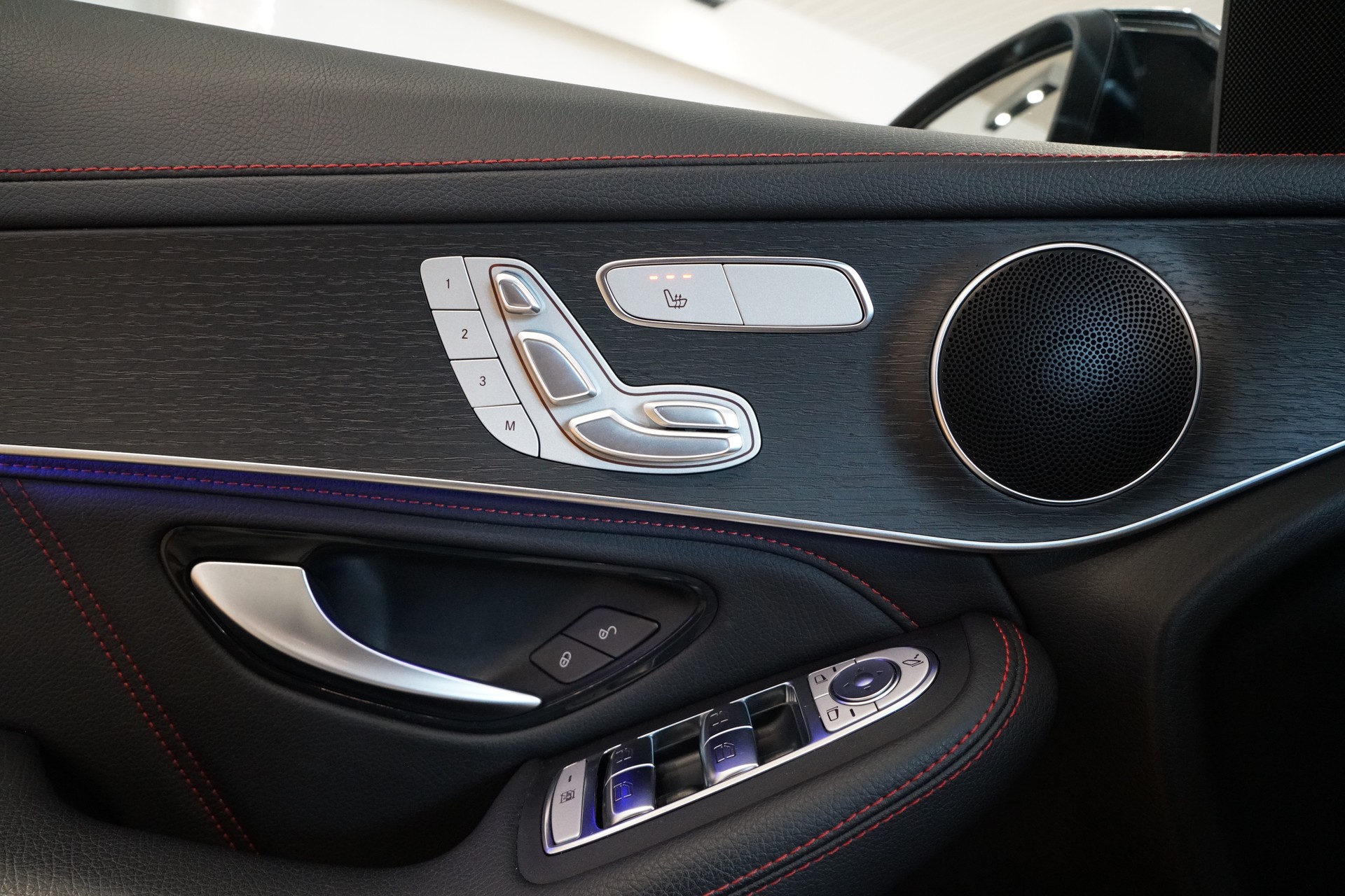 MERCEDES-BENZ GLC 43 AMG 4Matic 9G-Tronic-image-19