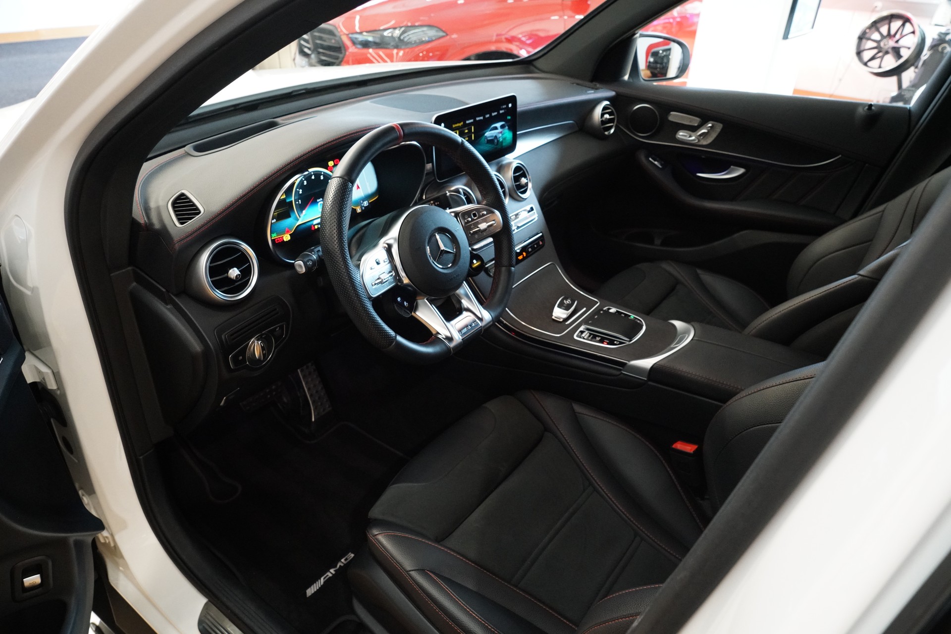 MERCEDES-BENZ GLC 43 AMG 4Matic 9G-Tronic-image-13