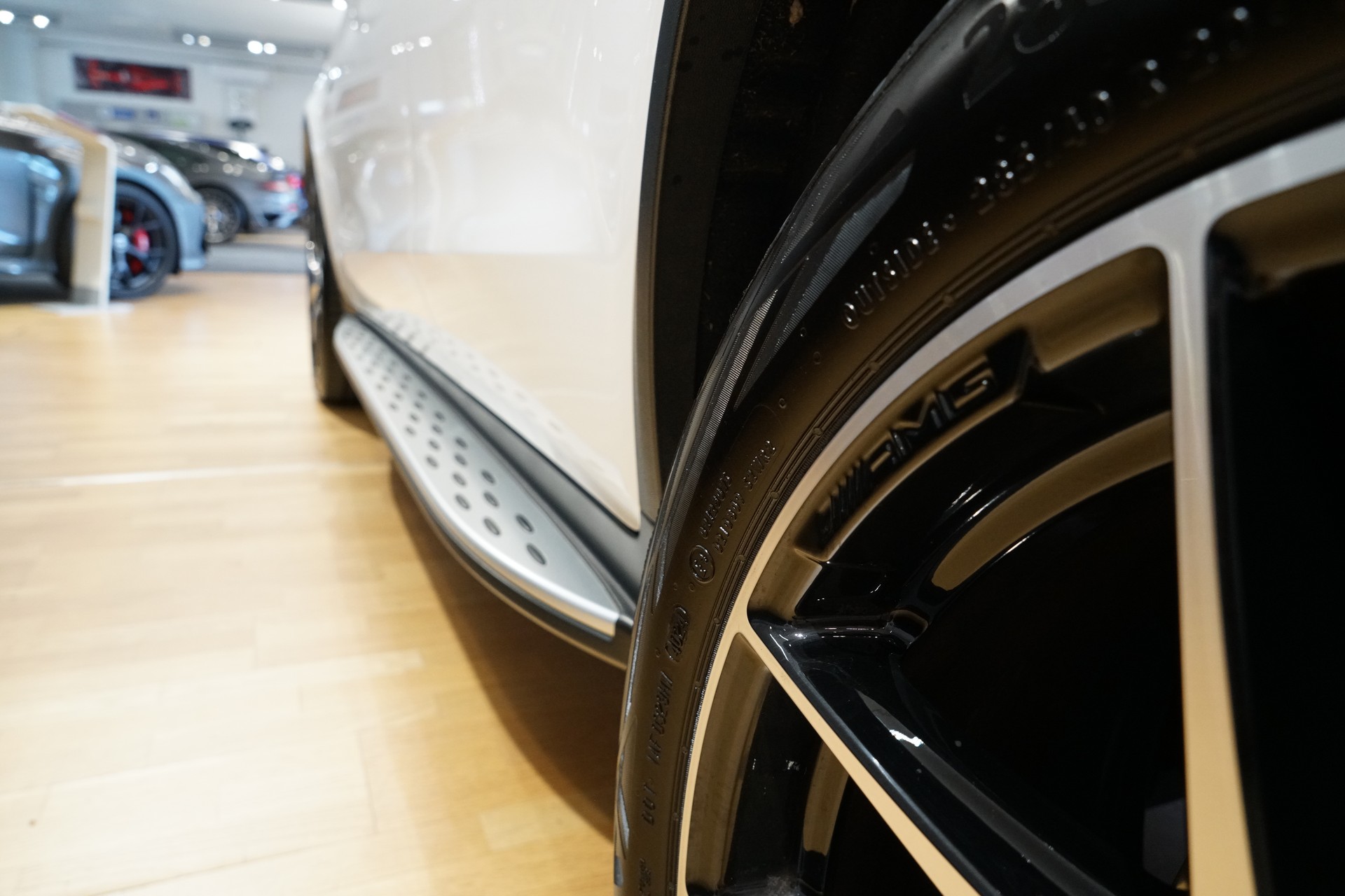 MERCEDES-BENZ GLC 43 AMG 4Matic 9G-Tronic-image-4