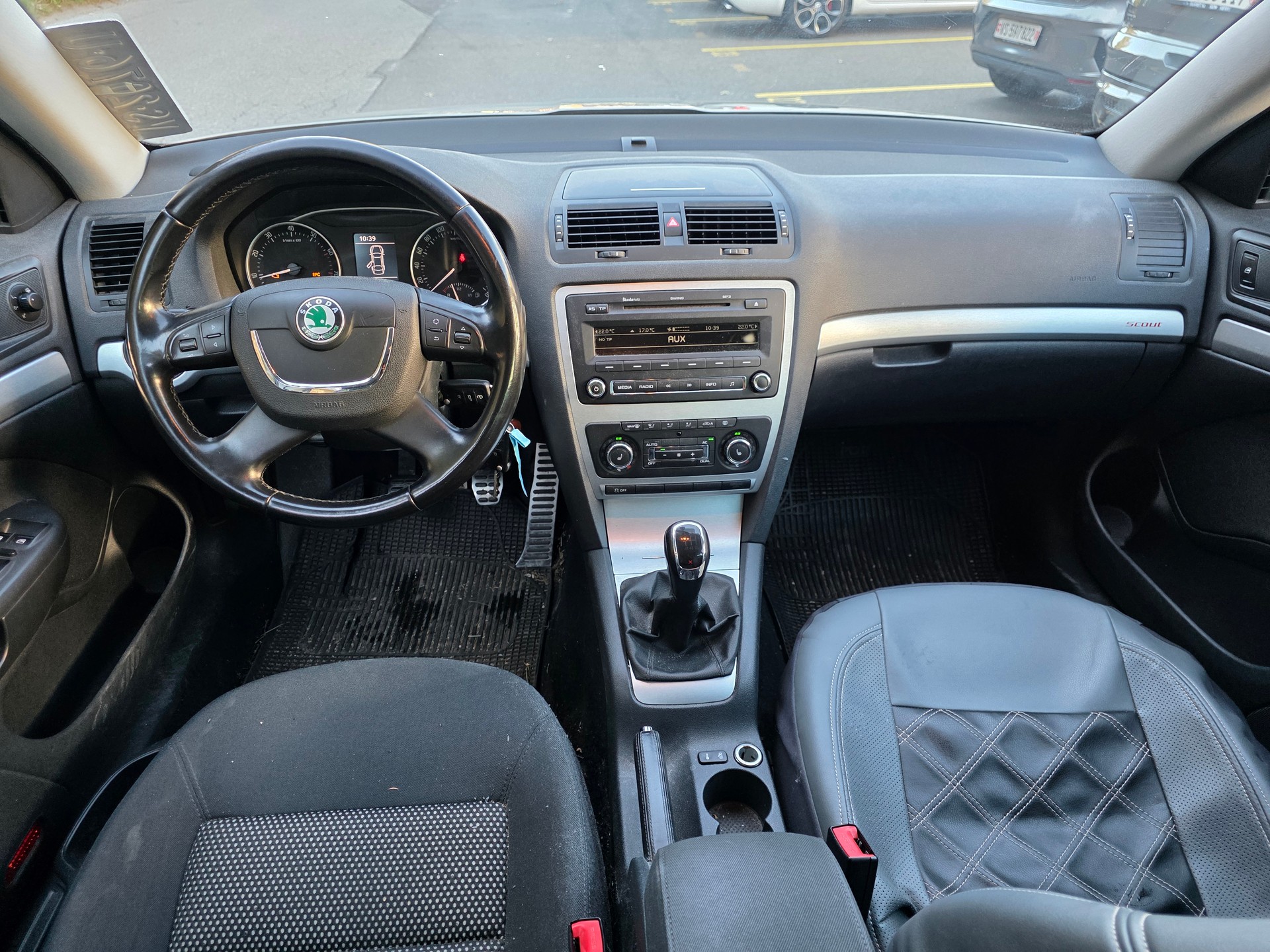 SKODA Octavia Combi 1.8 TSI Scout 4x4-image-6