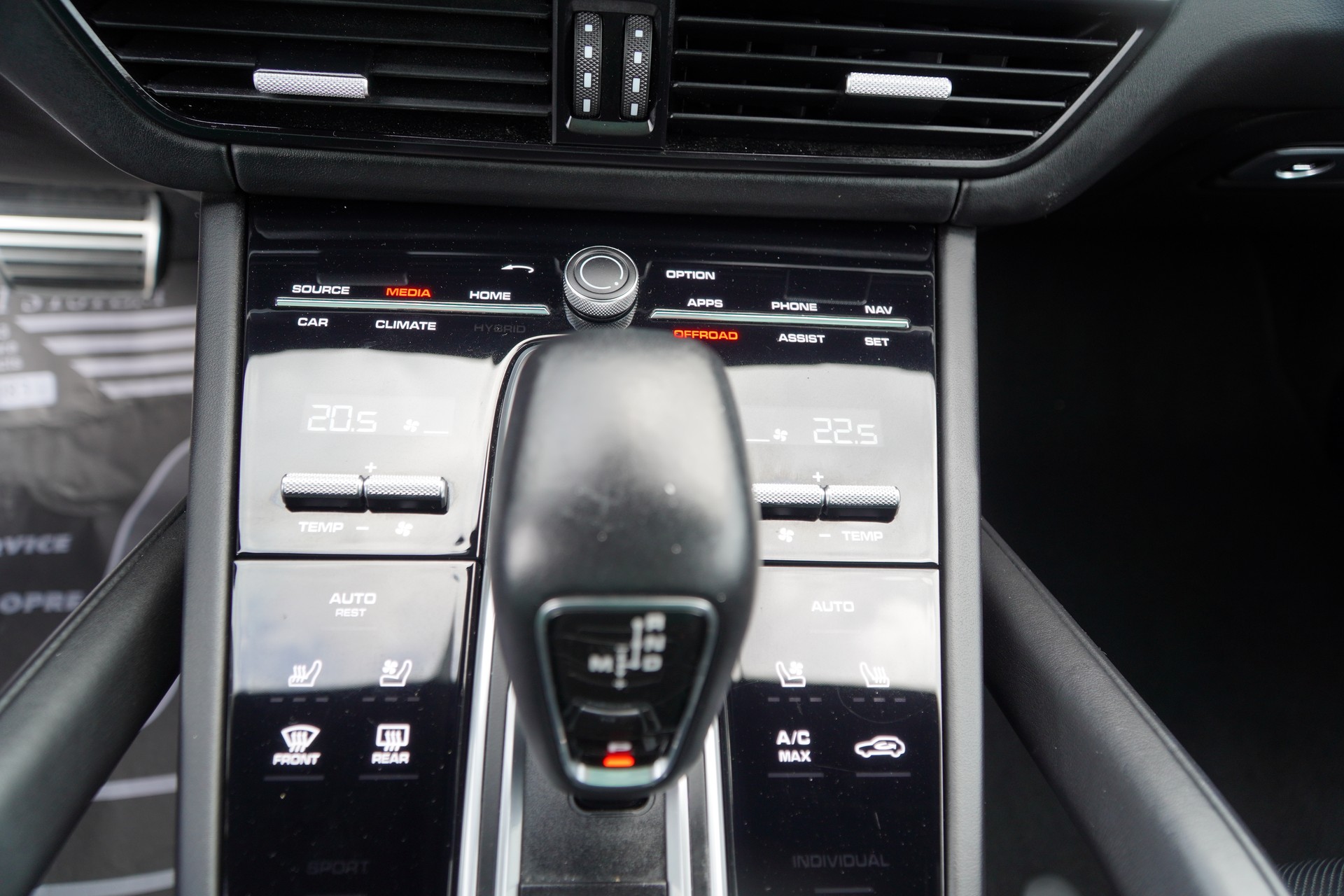 PORSCHE Cayenne GTS-image-21