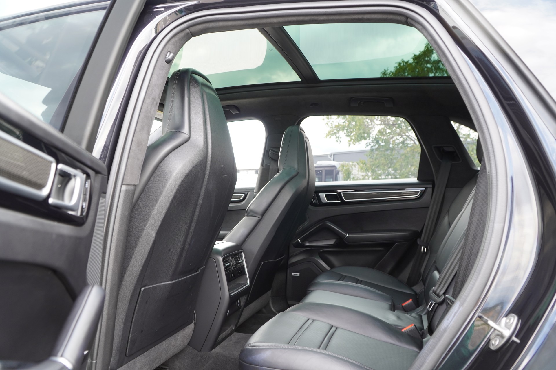 PORSCHE Cayenne GTS-image-9