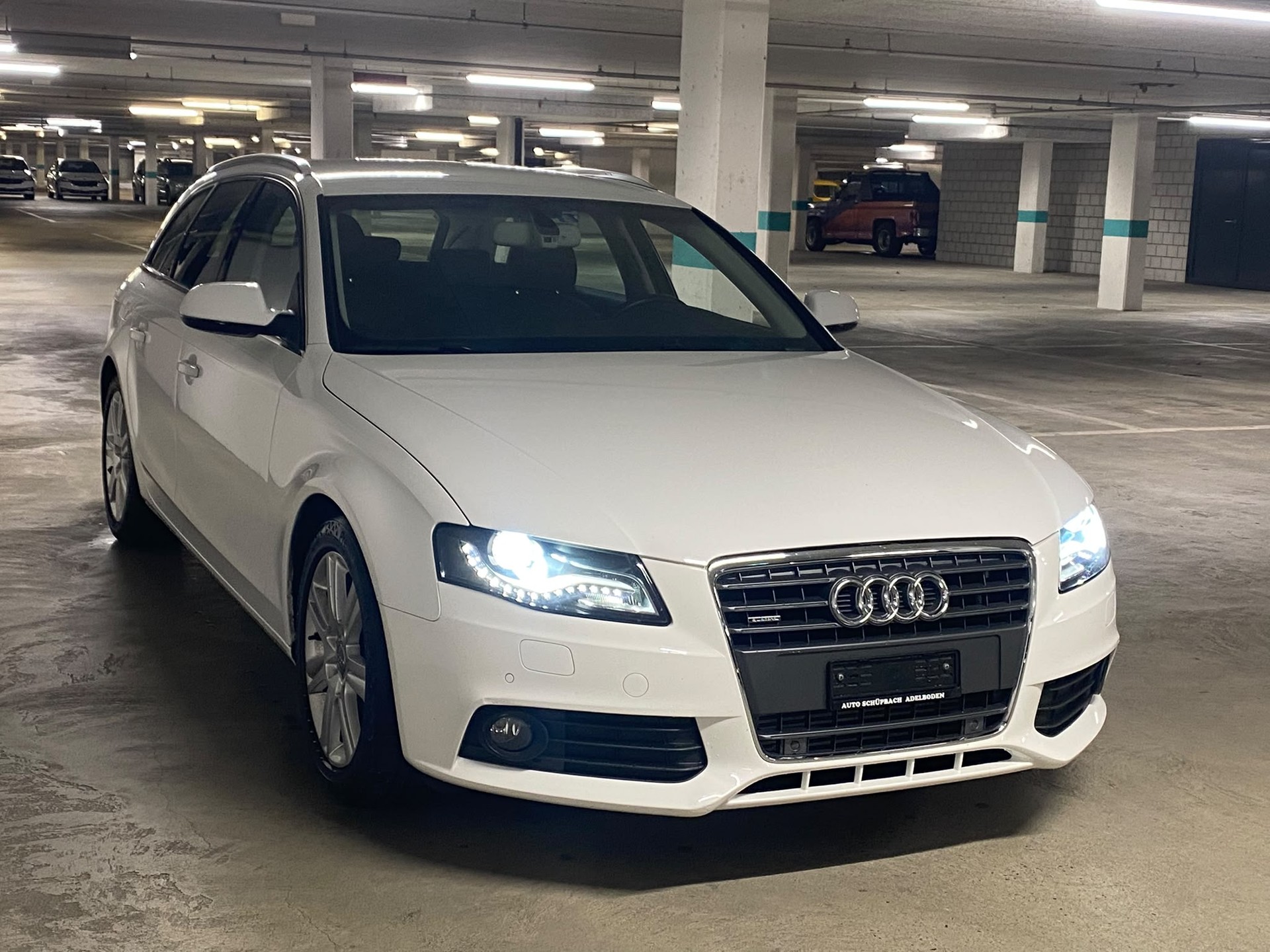 AUDI A4 Avant 2.0 TFSI quattro S-tronic-image-6