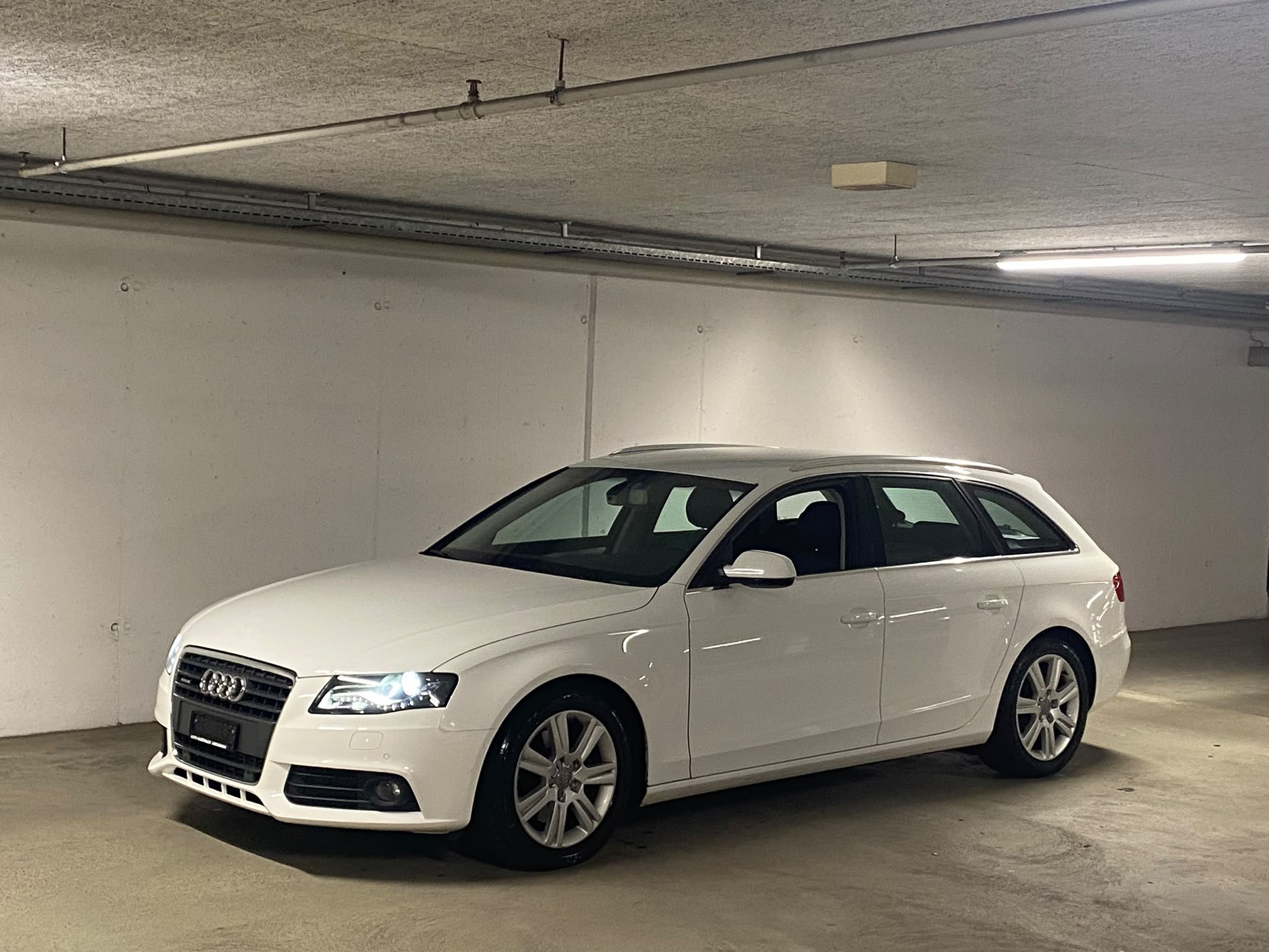 AUDI A4 Avant 2.0 TFSI quattro S-tronic-image-0