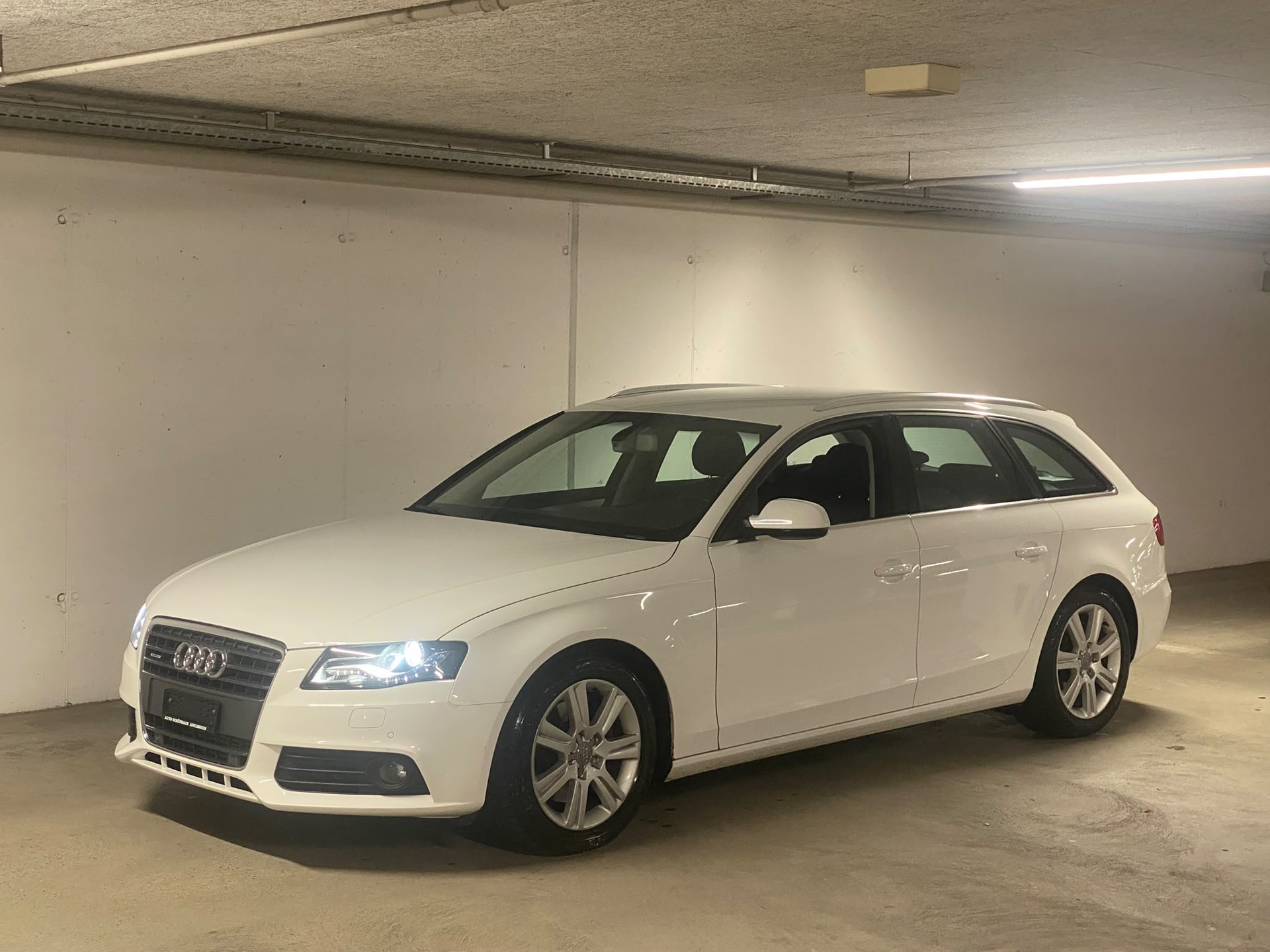 AUDI A4 Avant 2.0 TFSI quattro S-tronic-image-1