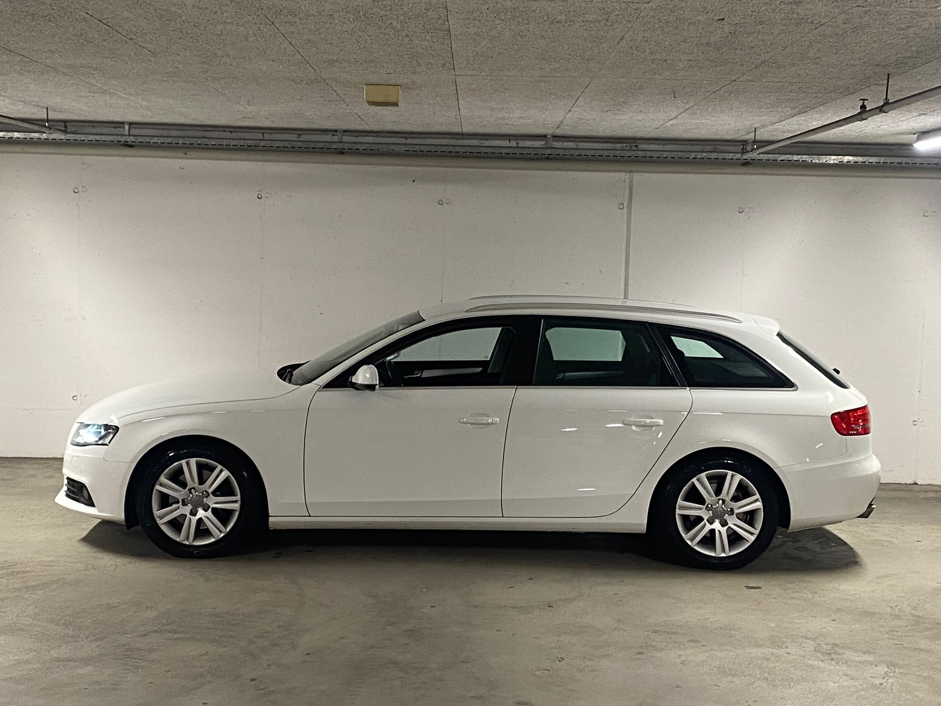 AUDI A4 Avant 2.0 TFSI quattro S-tronic-image-3
