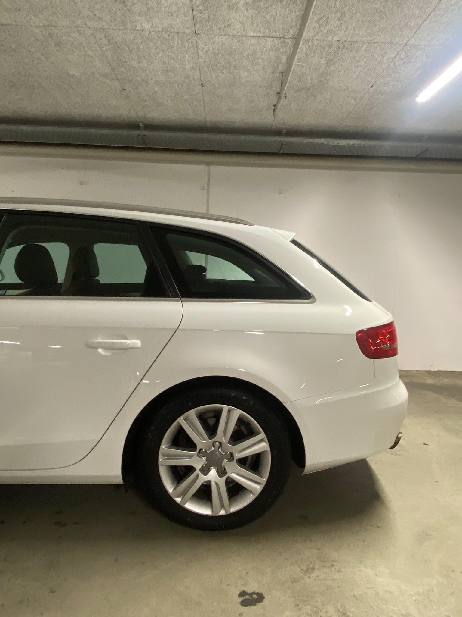 AUDI A4 Avant 2.0 TFSI quattro S-tronic-image-18