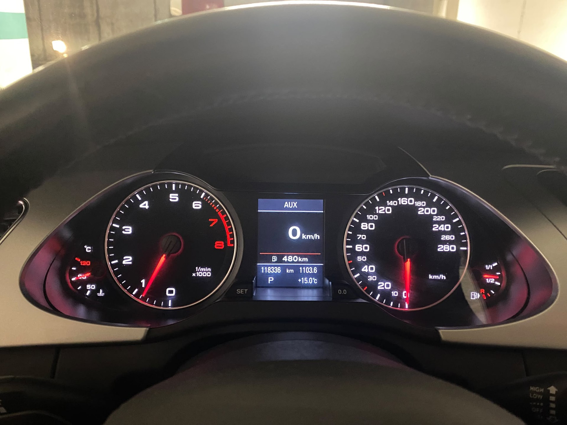 AUDI A4 Avant 2.0 TFSI quattro S-tronic-image-17