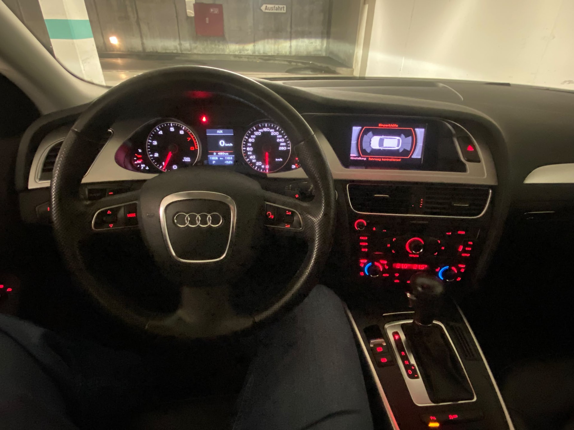 AUDI A4 Avant 2.0 TFSI quattro S-tronic-image-14