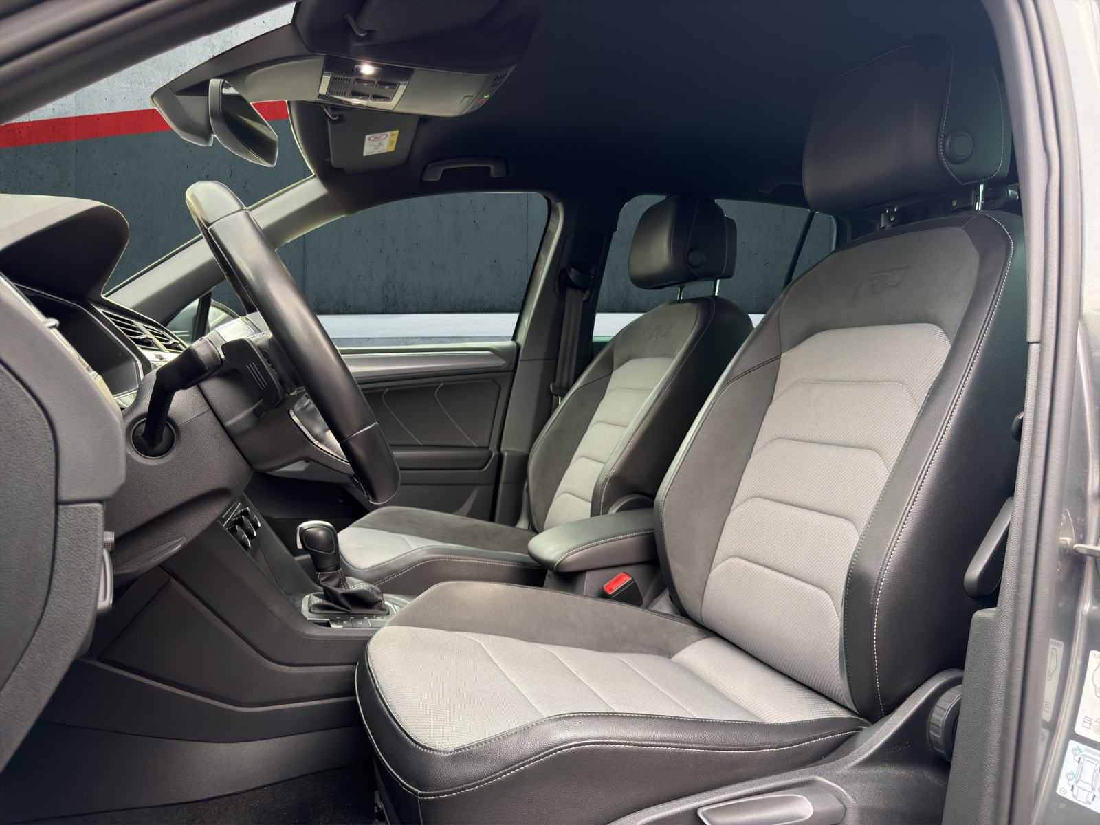 VW Tiguan 2.0TSI R-Line 4Motion DSG-image-8