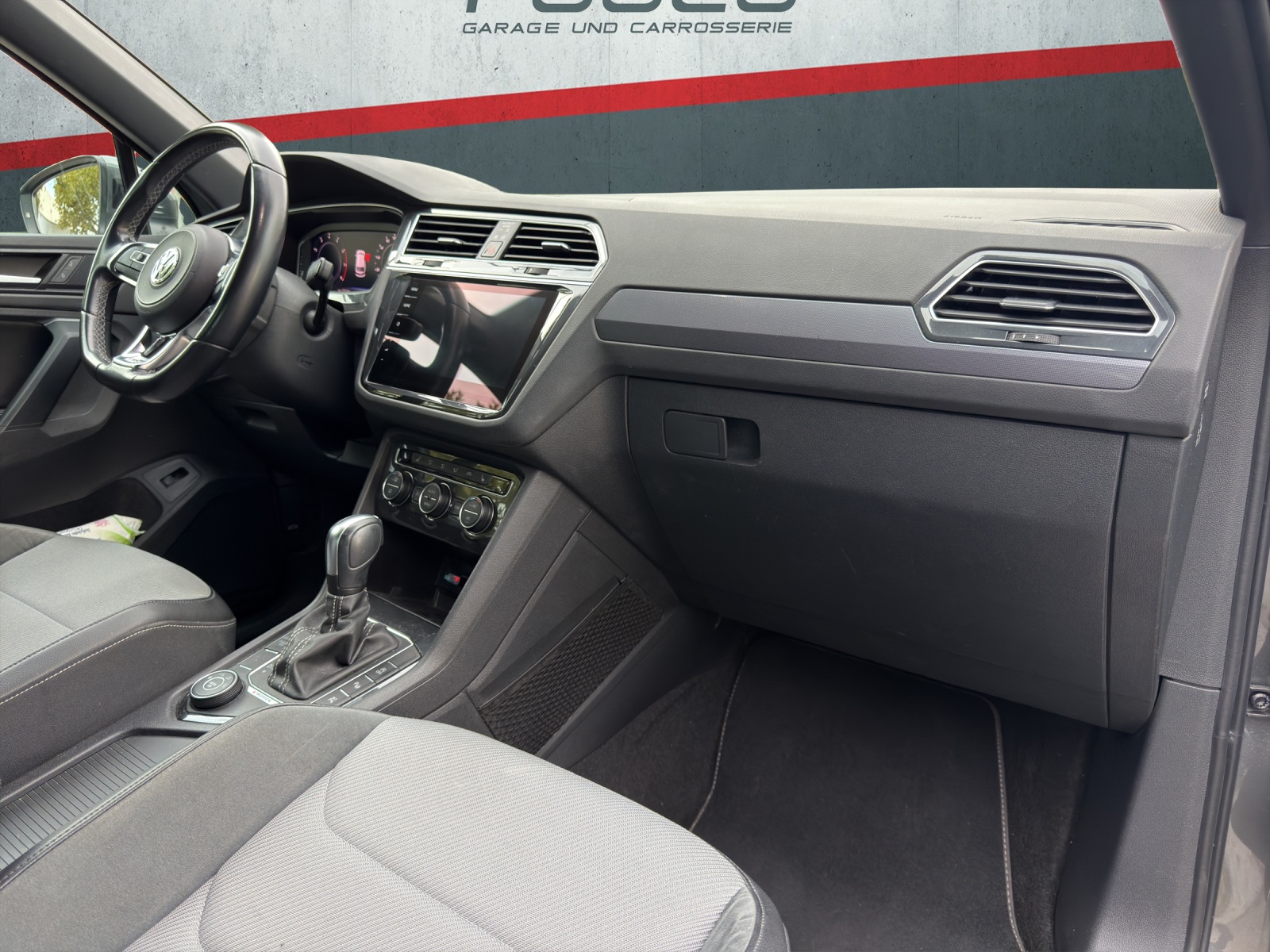 VW Tiguan 2.0TSI R-Line 4Motion DSG-image-10