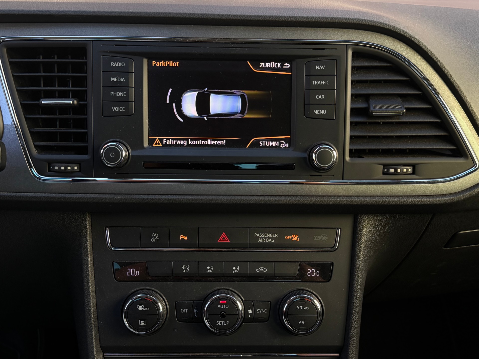 SEAT Leon 1.2 TSI Style ITECH DSG *Ab MFK&Service*ITECH Edition*8-Fach Räder*CH-FHZ*-image-13
