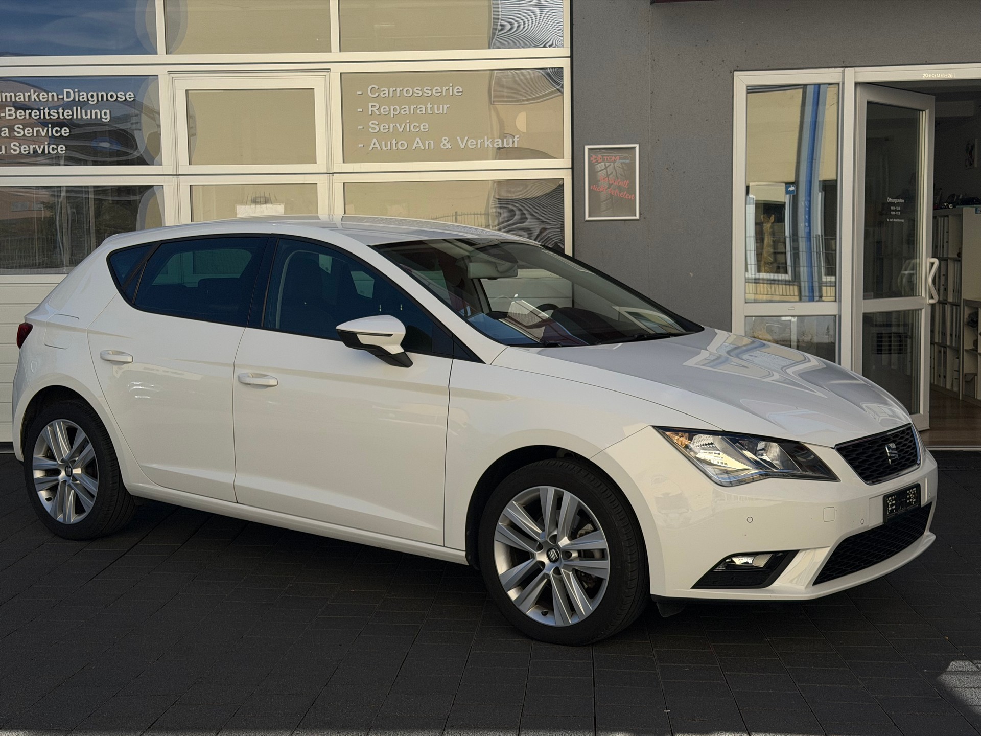 SEAT Leon 1.2 TSI Style ITECH DSG *Ab MFK&Service*ITECH Edition*8-Fach Räder*CH-FHZ*-image-4