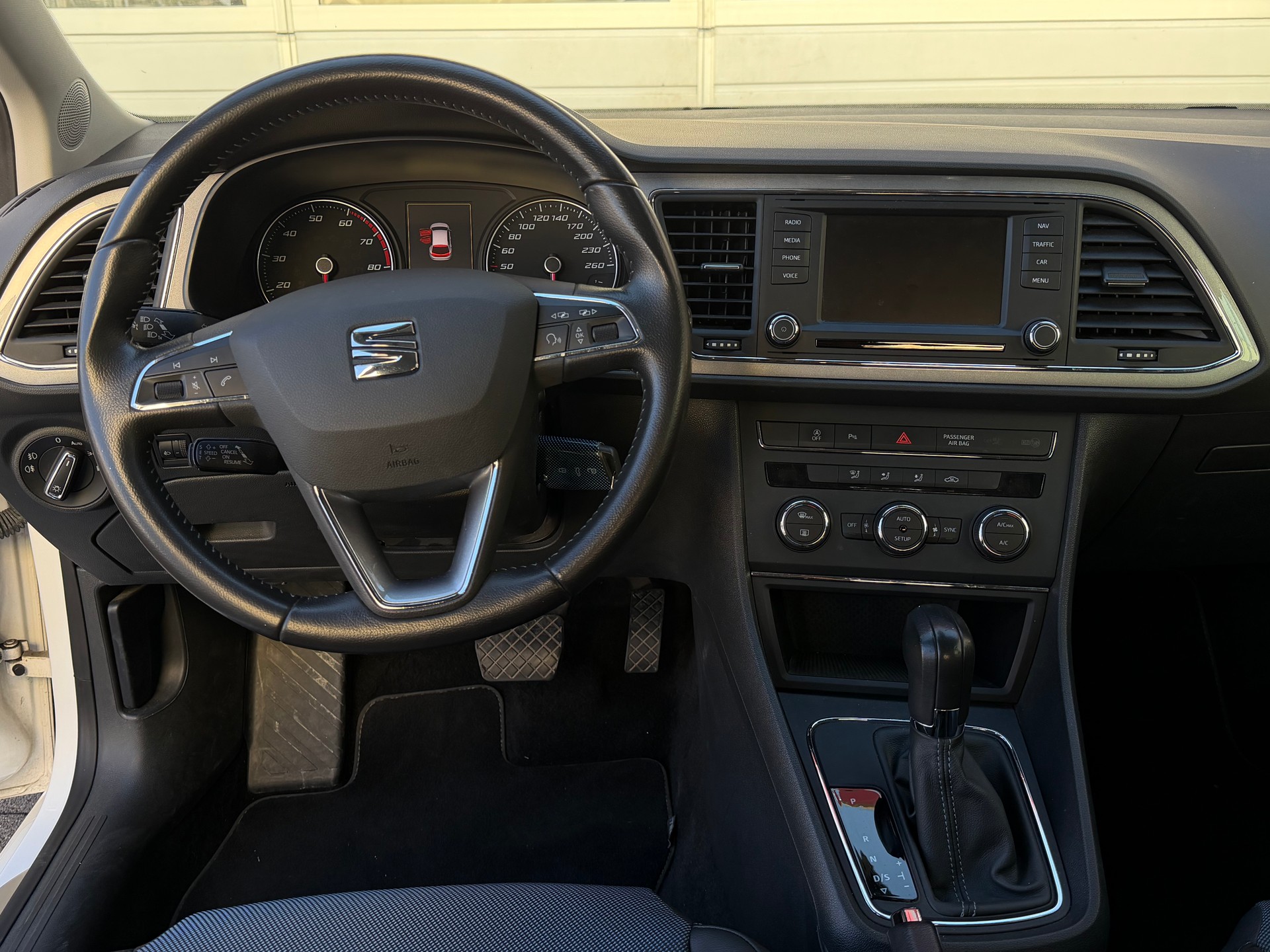 SEAT Leon 1.2 TSI Style ITECH DSG *Ab MFK&Service*ITECH Edition*8-Fach Räder*CH-FHZ*-image-11