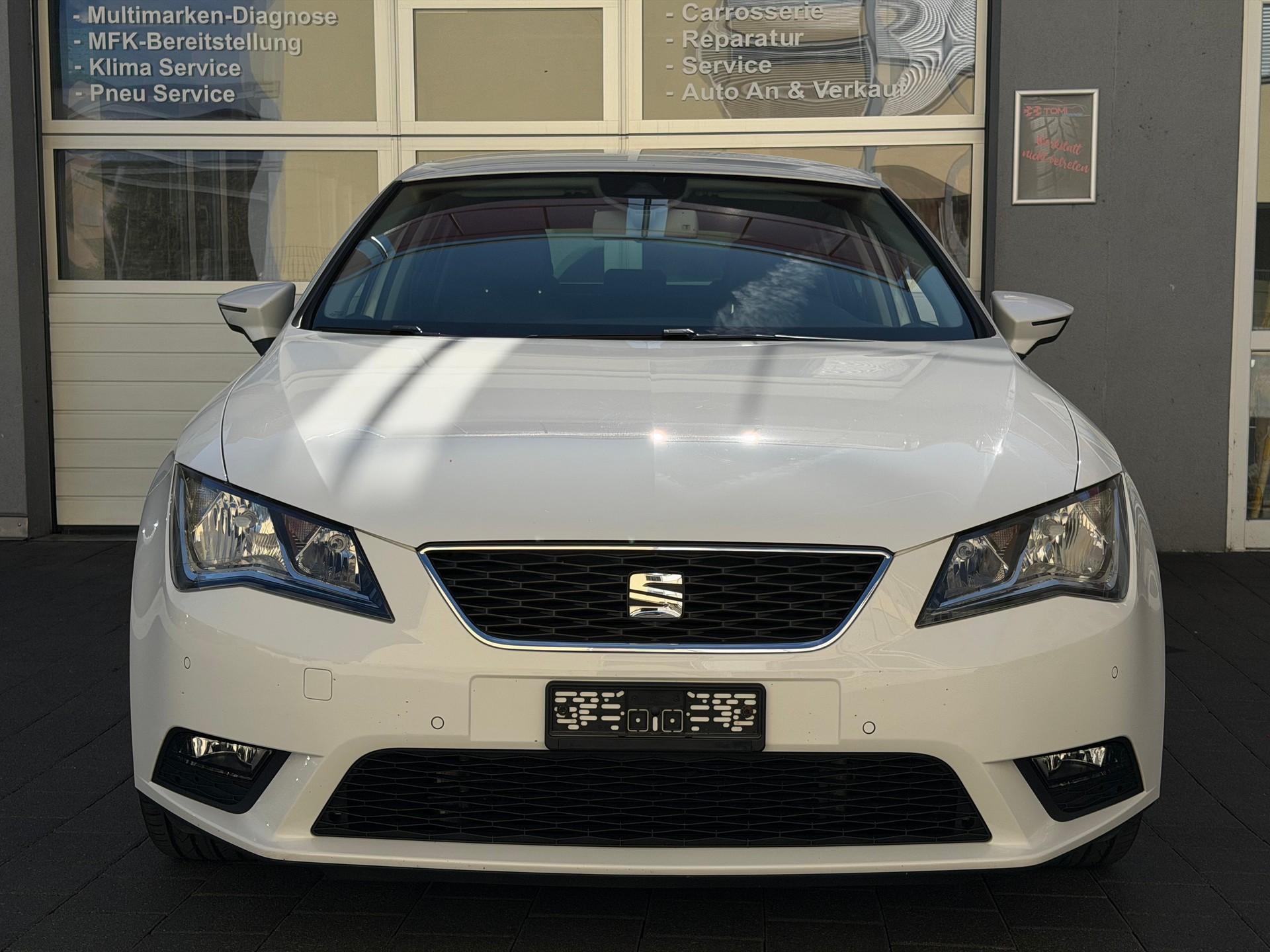 SEAT Leon 1.2 TSI Style ITECH DSG *Ab MFK&Service*ITECH Edition*8-Fach Räder*CH-FHZ*-image-2
