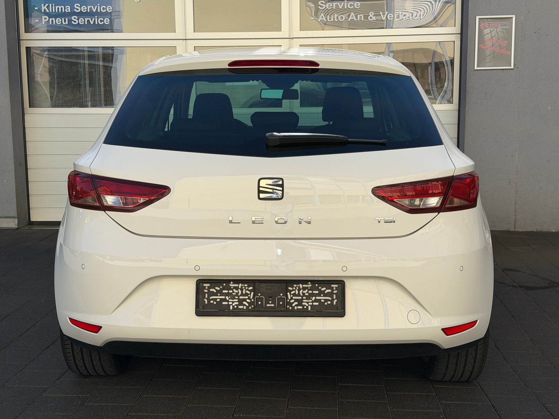 SEAT Leon 1.2 TSI Style ITECH DSG *Ab MFK&Service*ITECH Edition*8-Fach Räder*CH-FHZ*-image-7