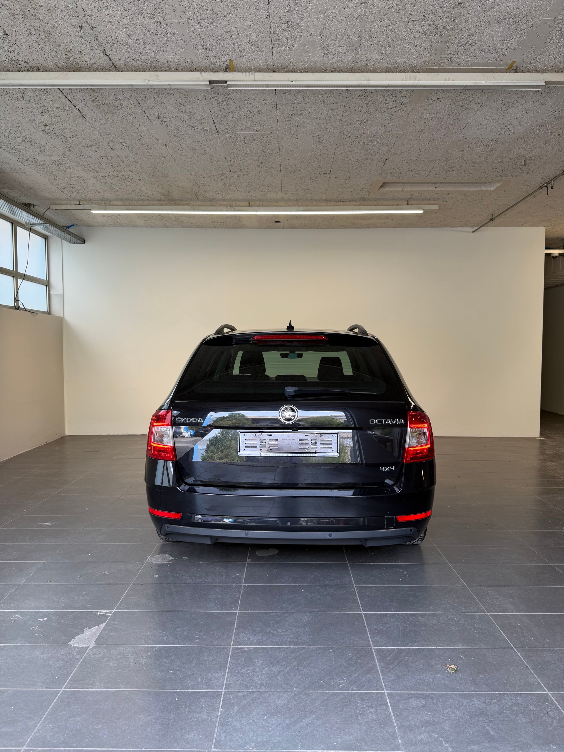 SKODA Octavia Combi 2.0 TDI Ambition 4x4-image-7