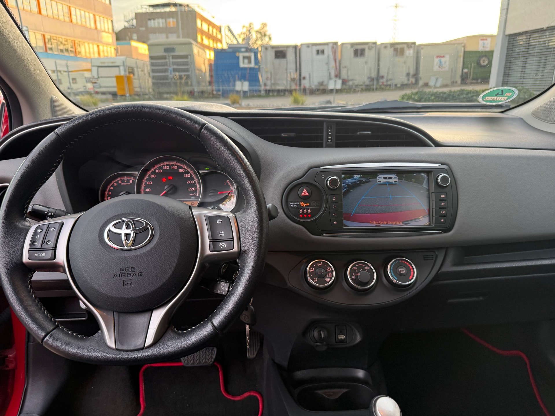 TOYOTA Yaris 1.33 Style Multidrive-image-6