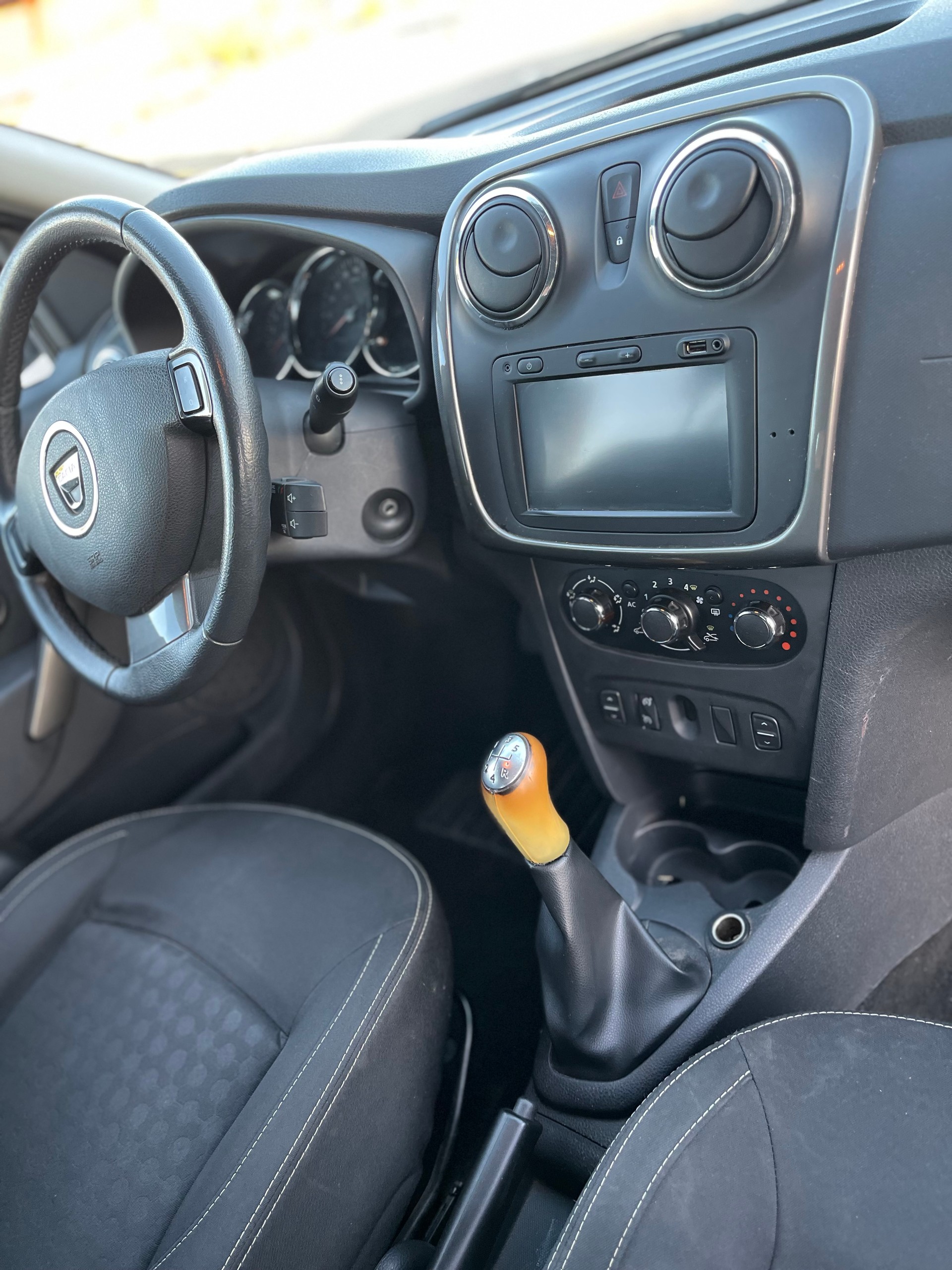 DACIA Sandero Tce 90 Lauréate-image-11