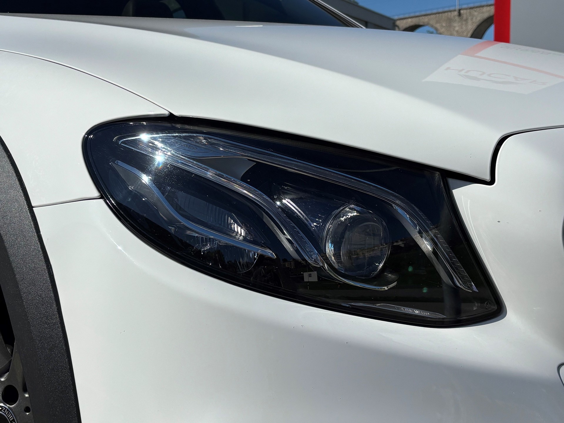 MERCEDES-BENZ E 220 d All-Terrain Avantgarde 4Matic-image-3