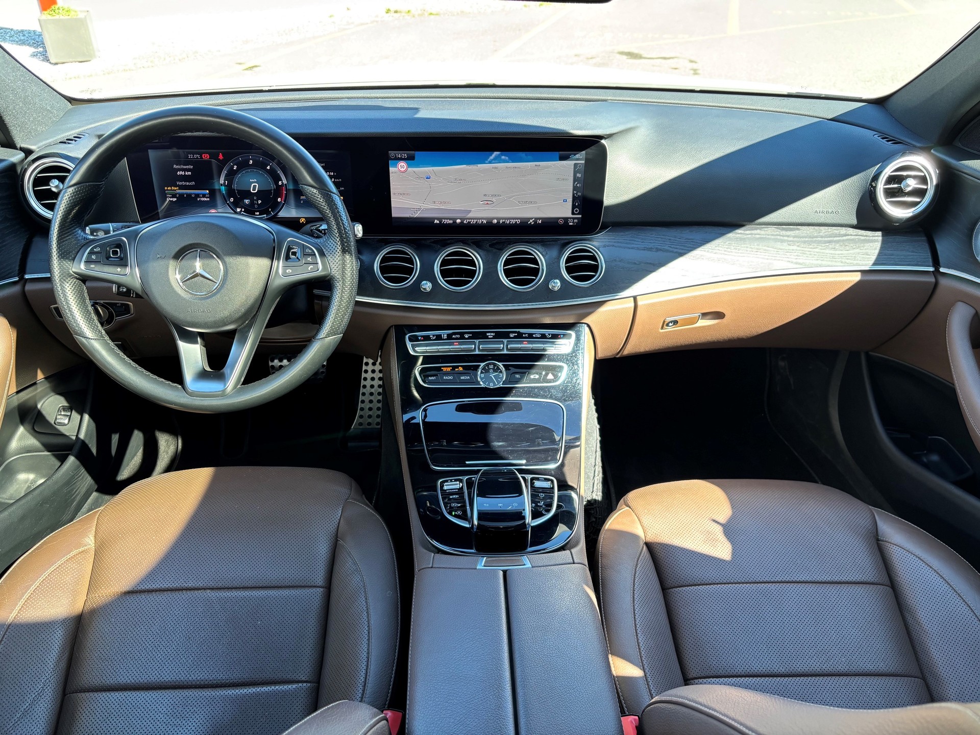 MERCEDES-BENZ E 220 d All-Terrain Avantgarde 4Matic-image-5
