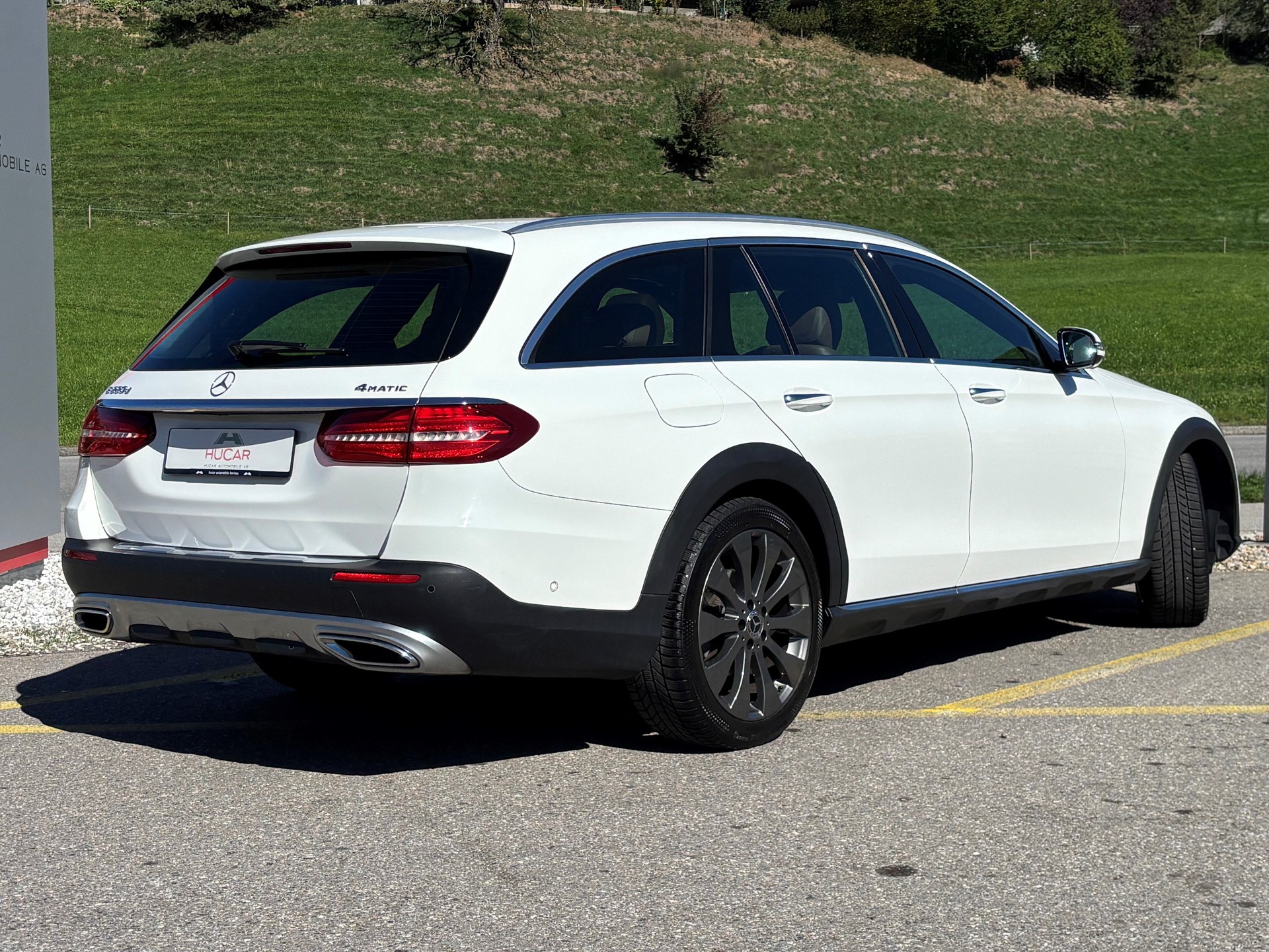 MERCEDES-BENZ E 220 d All-Terrain Avantgarde 4Matic-image-2