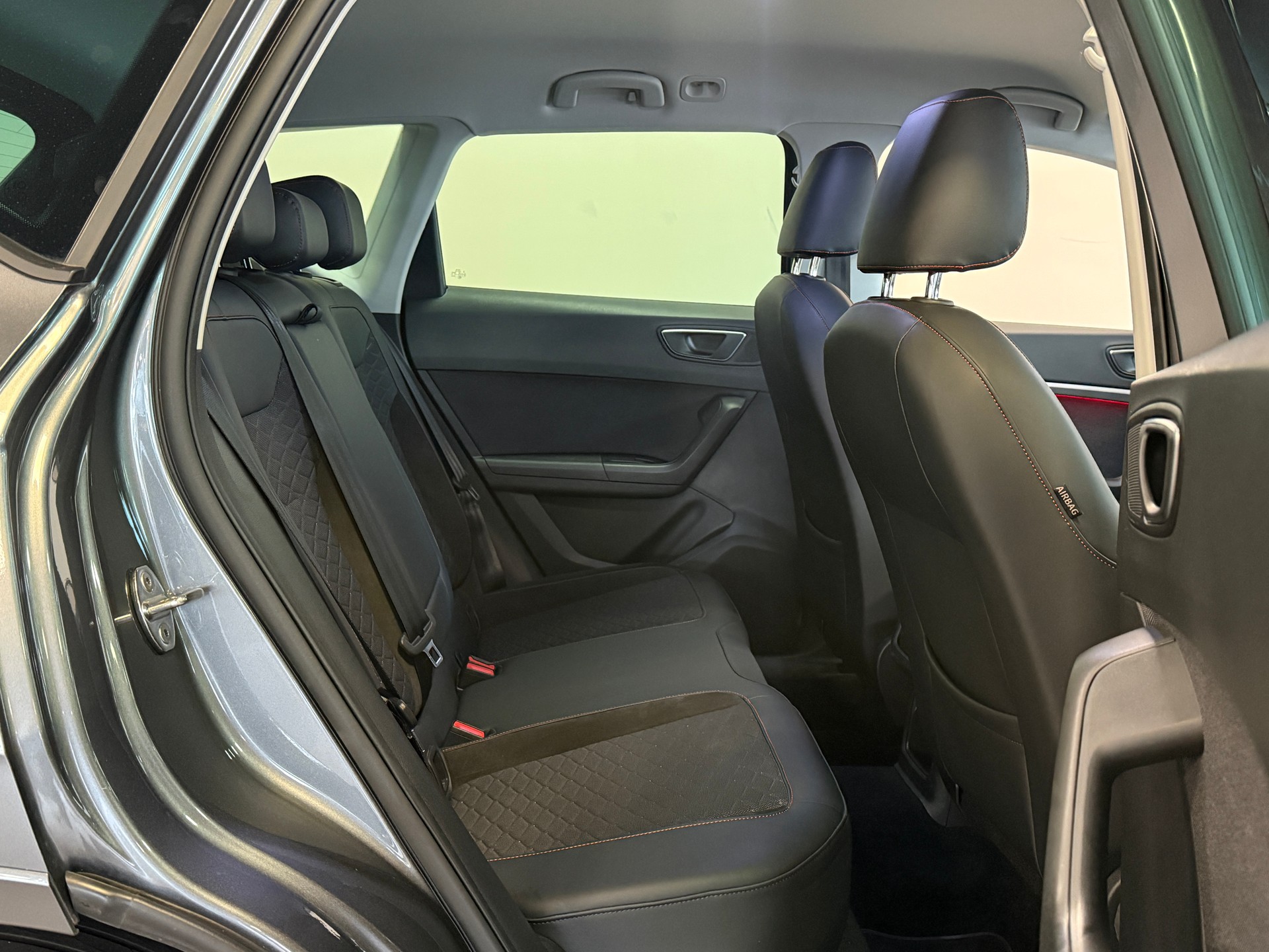 SEAT Ateca 2.0 TSI FR Hola 4Drive DSG *Anhängerkupplung*-image-9