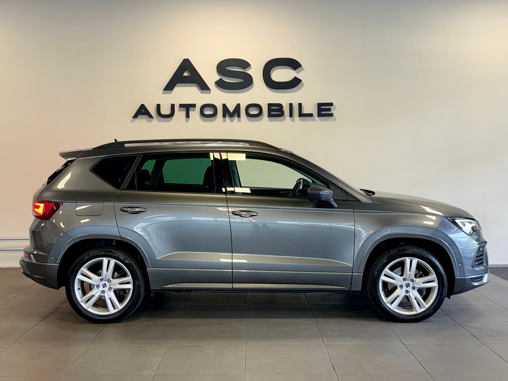 SEAT Ateca 2.0 TSI FR Hola 4Drive DSG *Anhängerkupplung*-image-1