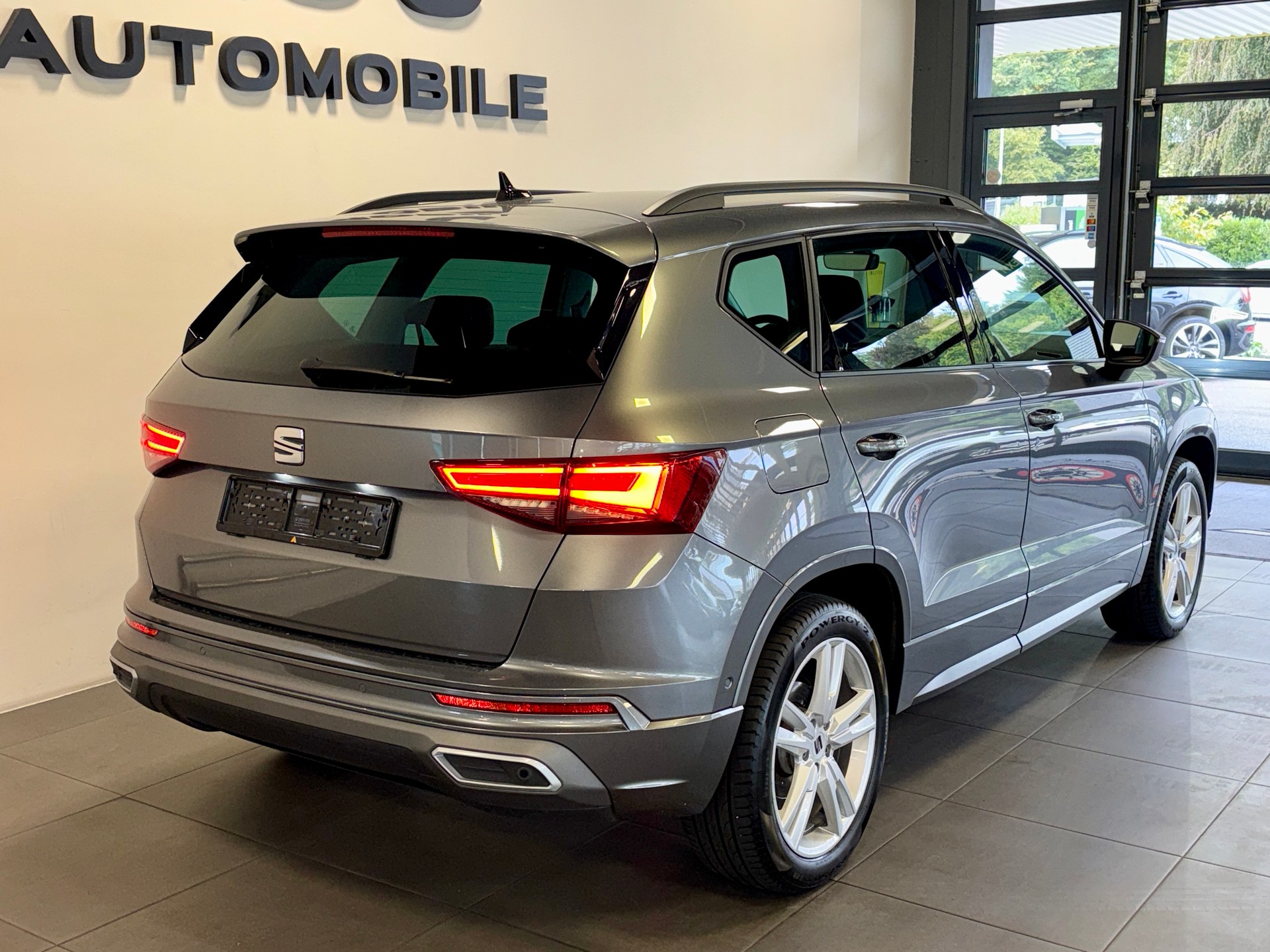 SEAT Ateca 2.0 TSI FR Hola 4Drive DSG *Anhängerkupplung*-image-2