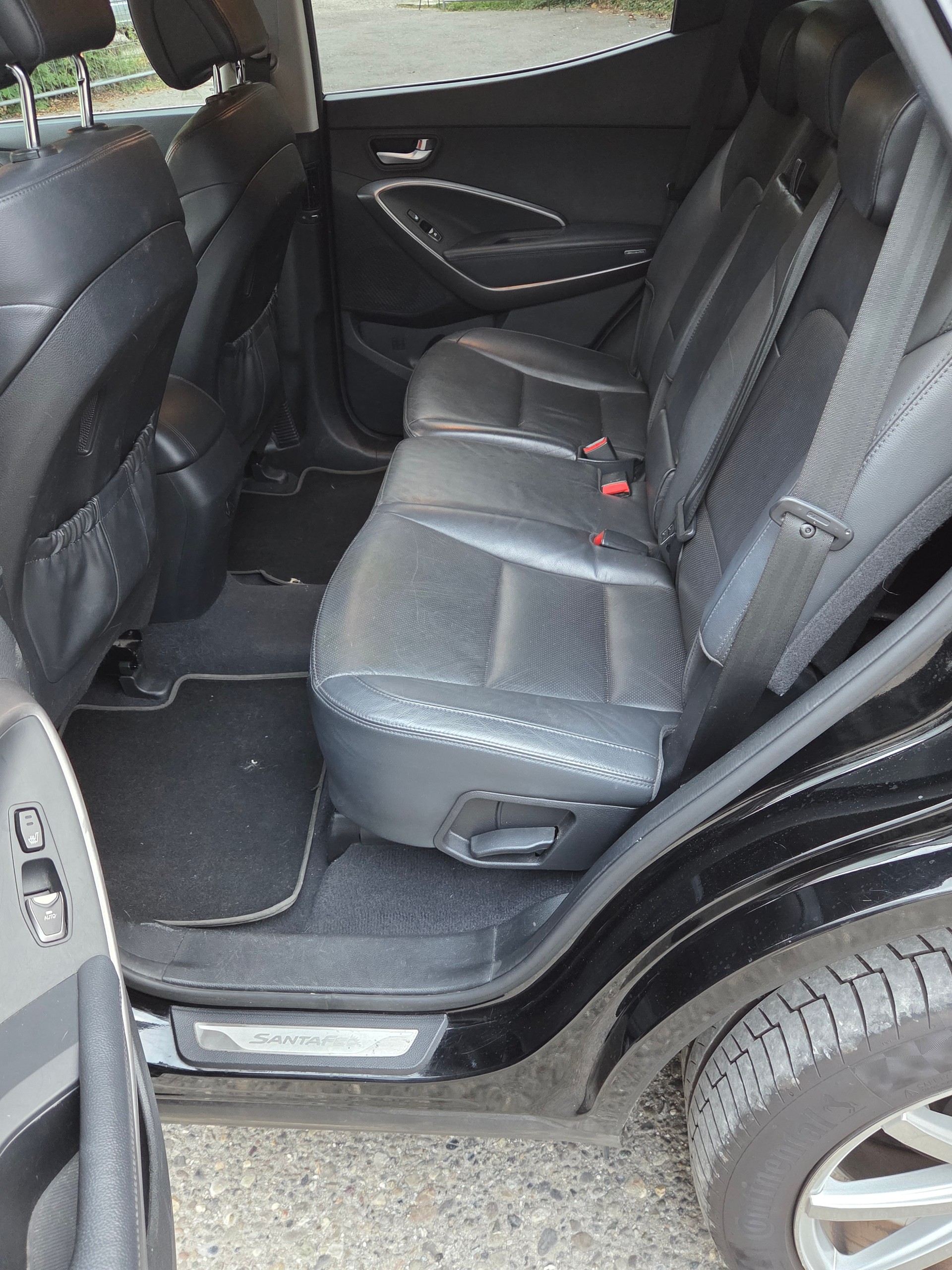 HYUNDAI Santa Fe 2.2 CRDI Premium 4WD Automatic-image-6
