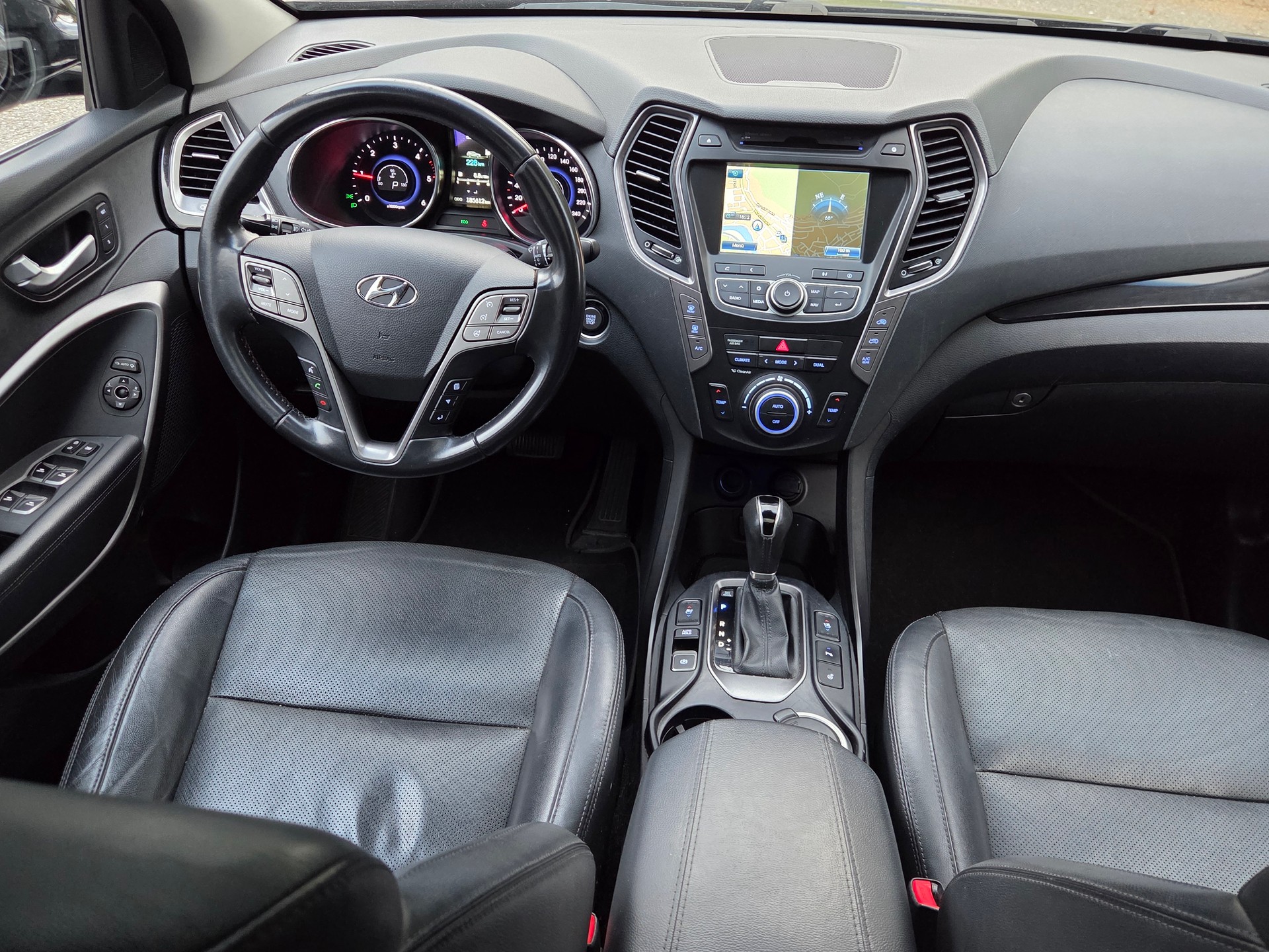 HYUNDAI Santa Fe 2.2 CRDI Premium 4WD Automatic-image-7