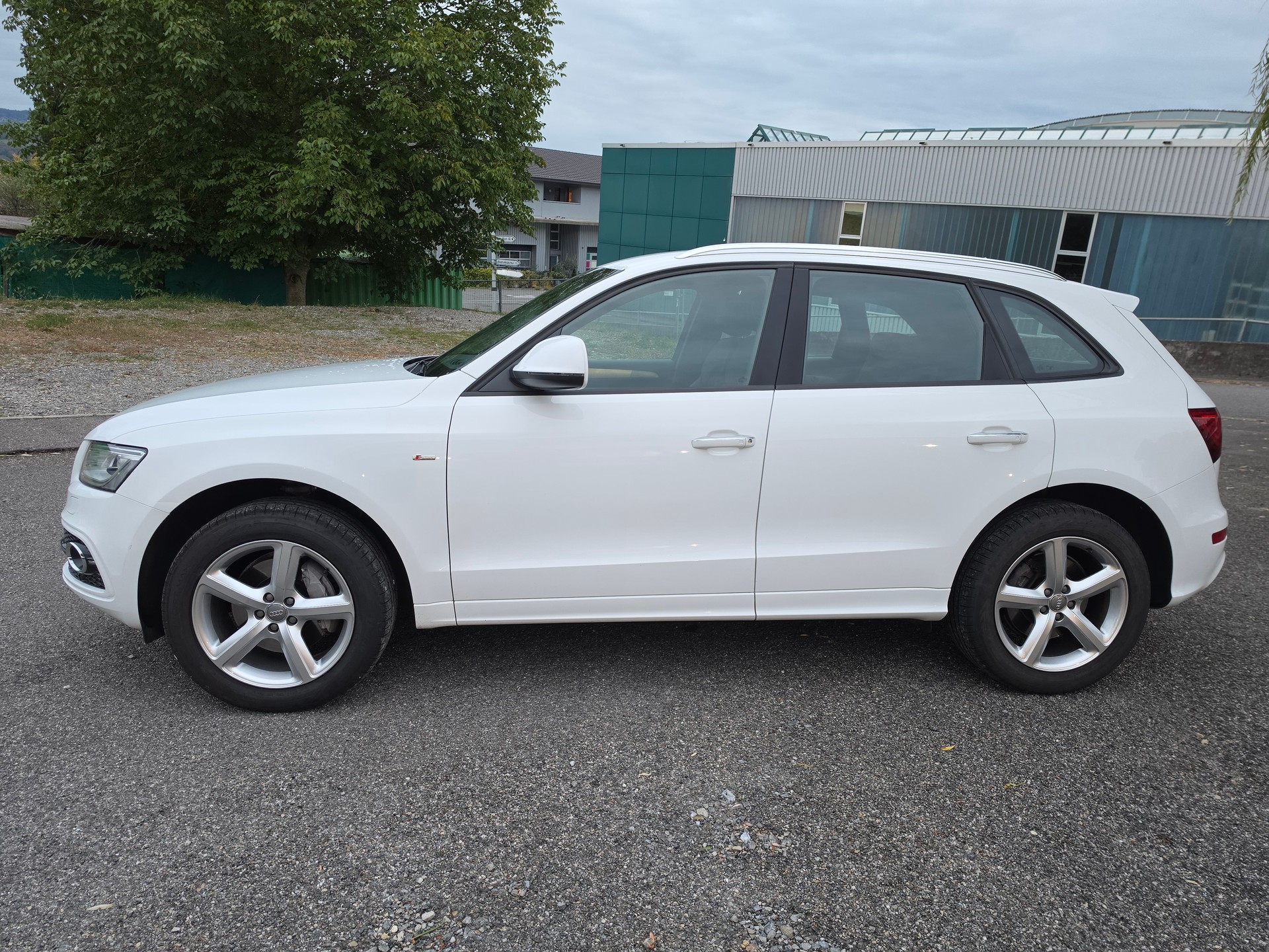 AUDI Q5 3.0 TDI quattro S-tronic-image-3
