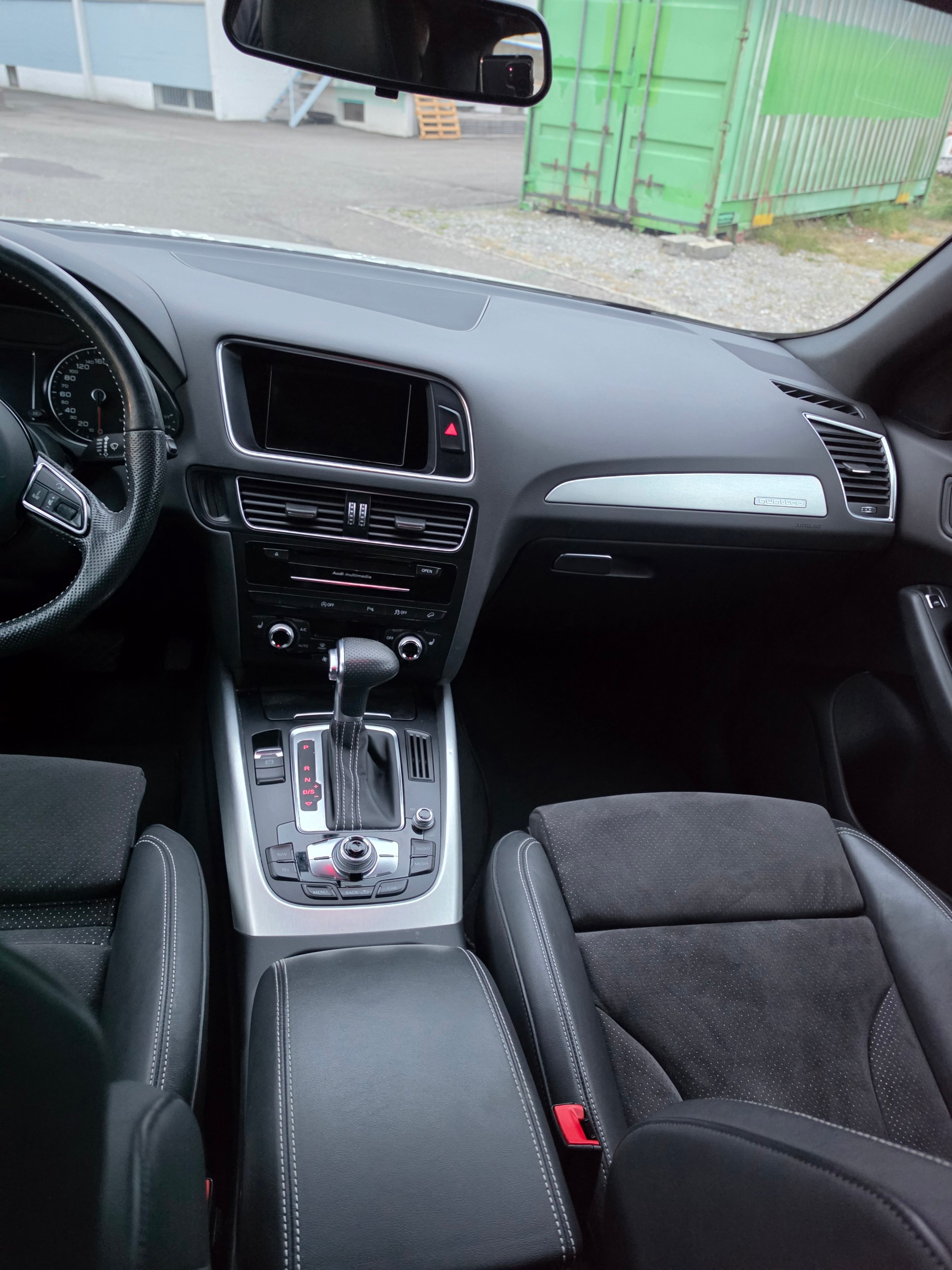 AUDI Q5 3.0 TDI quattro S-tronic-image-11