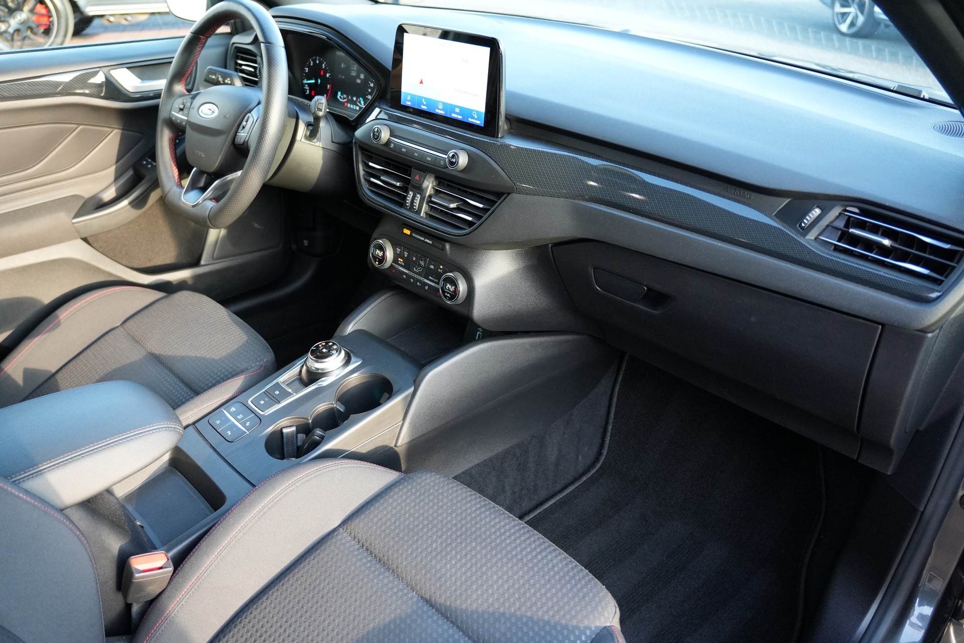 FORD Focus 1.0 SCTi ST Line Automatic (CH)-image-13