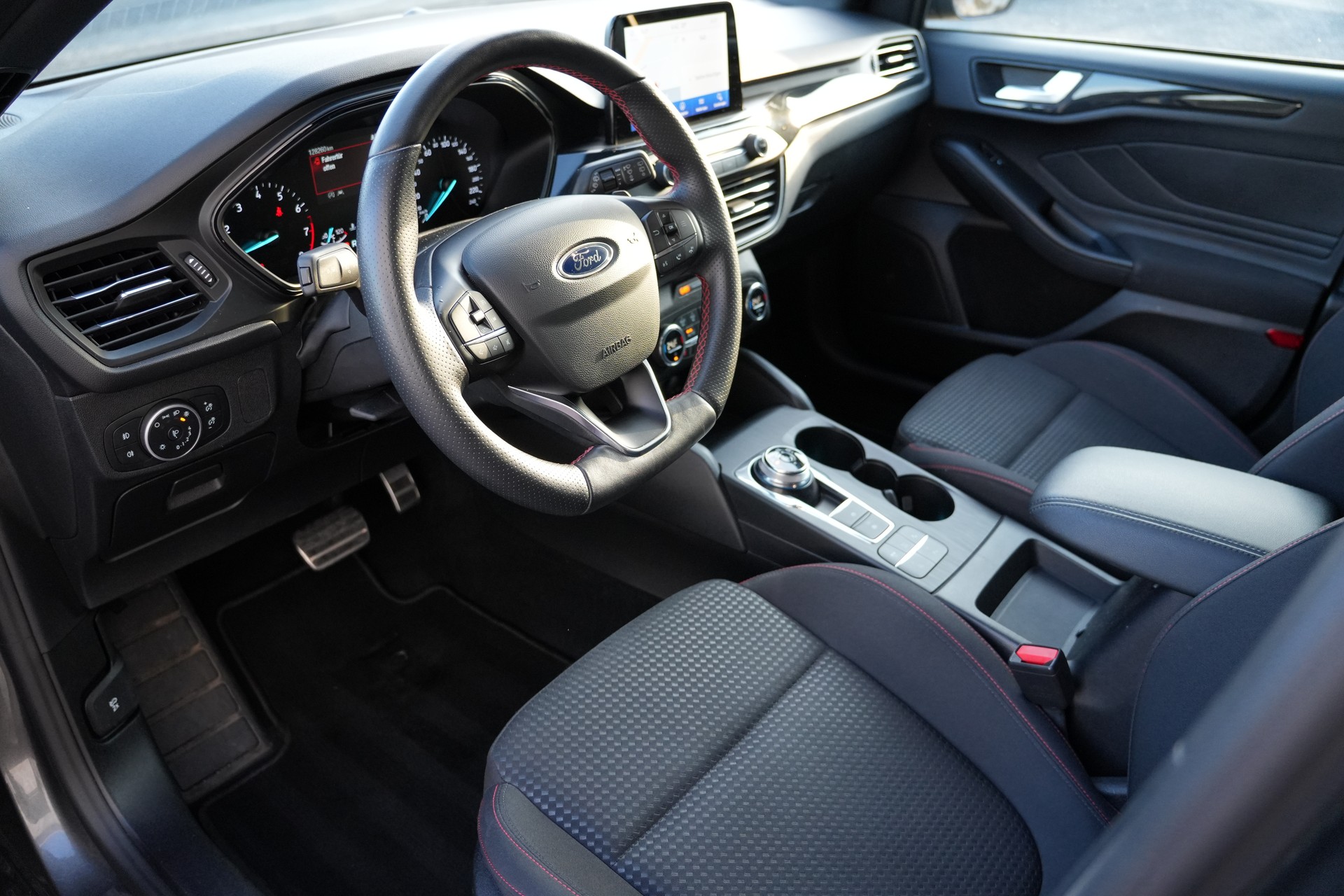 FORD Focus 1.0 SCTi ST Line Automatic (CH)-image-11
