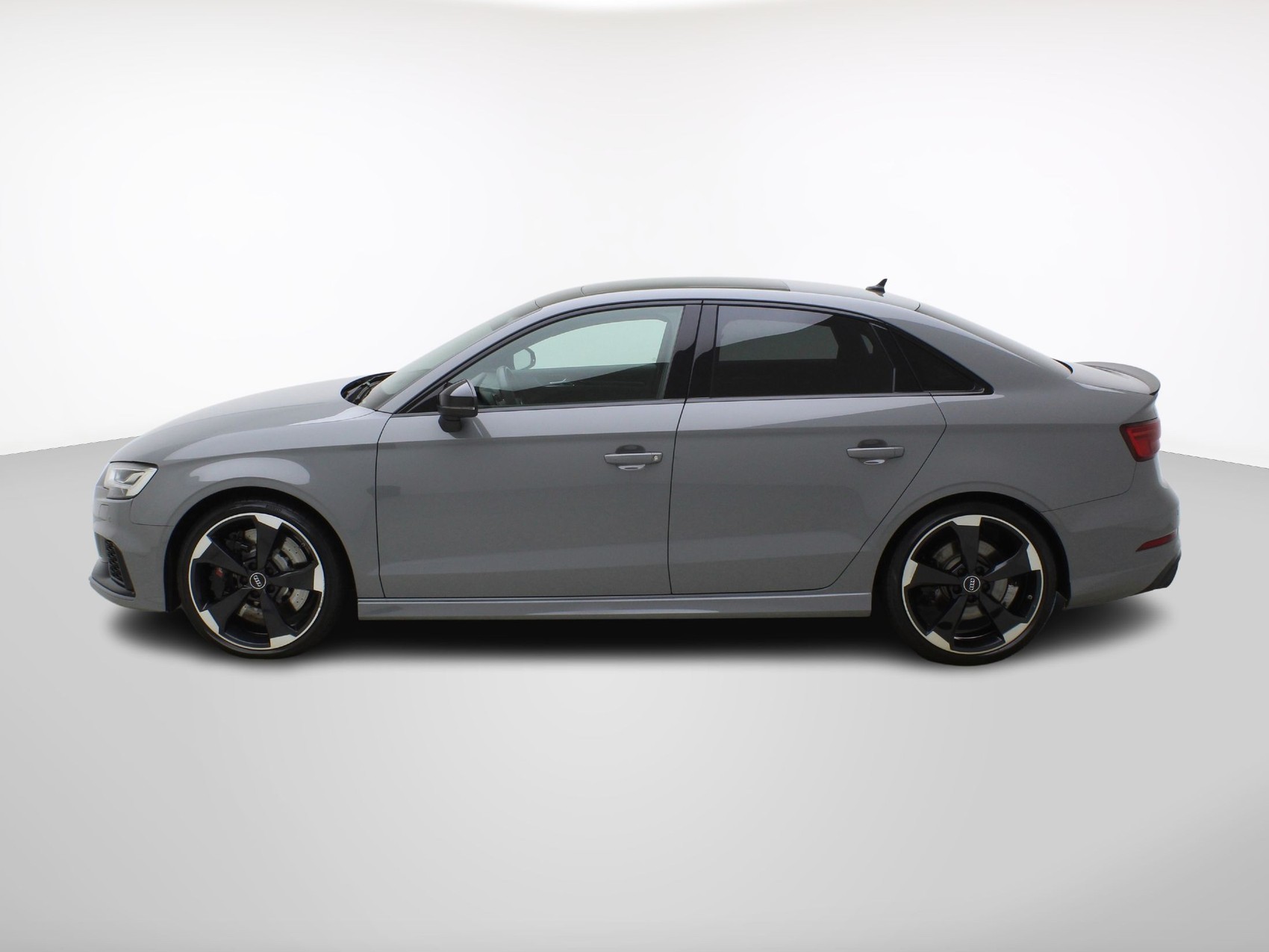 AUDI RS3 Limousine 2.5 T FSI quattro S-Tronic-image-2