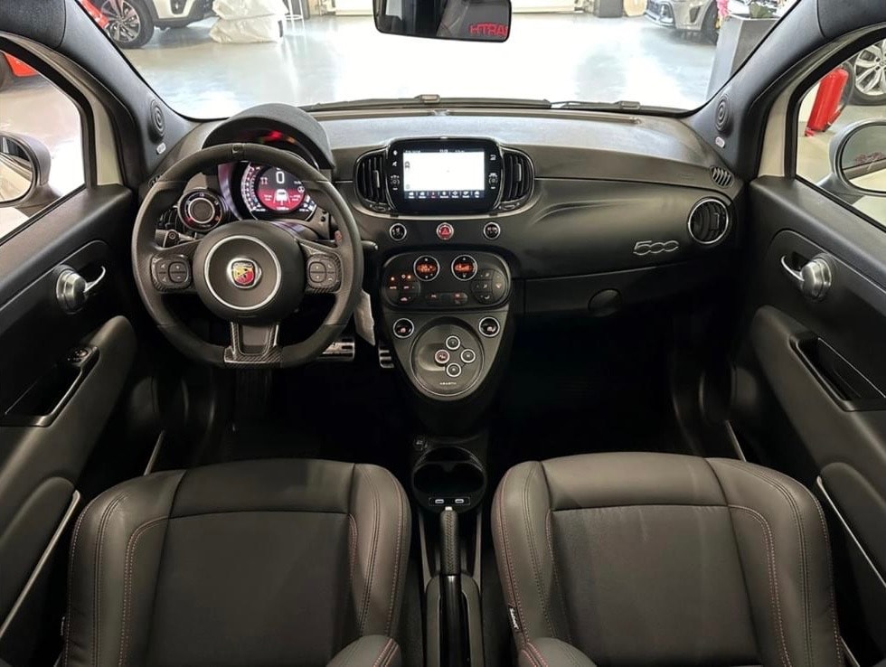 FIAT 695 1.4 16V Turbo Abarth 695 Competizione Dualogic-image-2