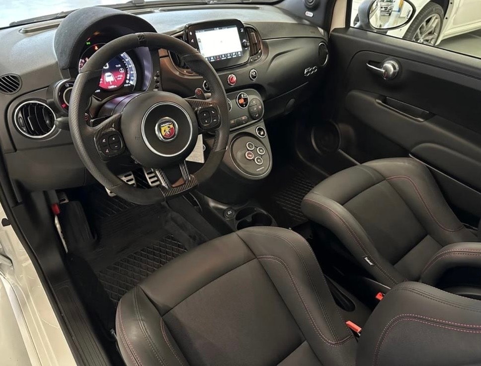 FIAT 695 1.4 16V Turbo Abarth 695 Competizione Dualogic-image-3