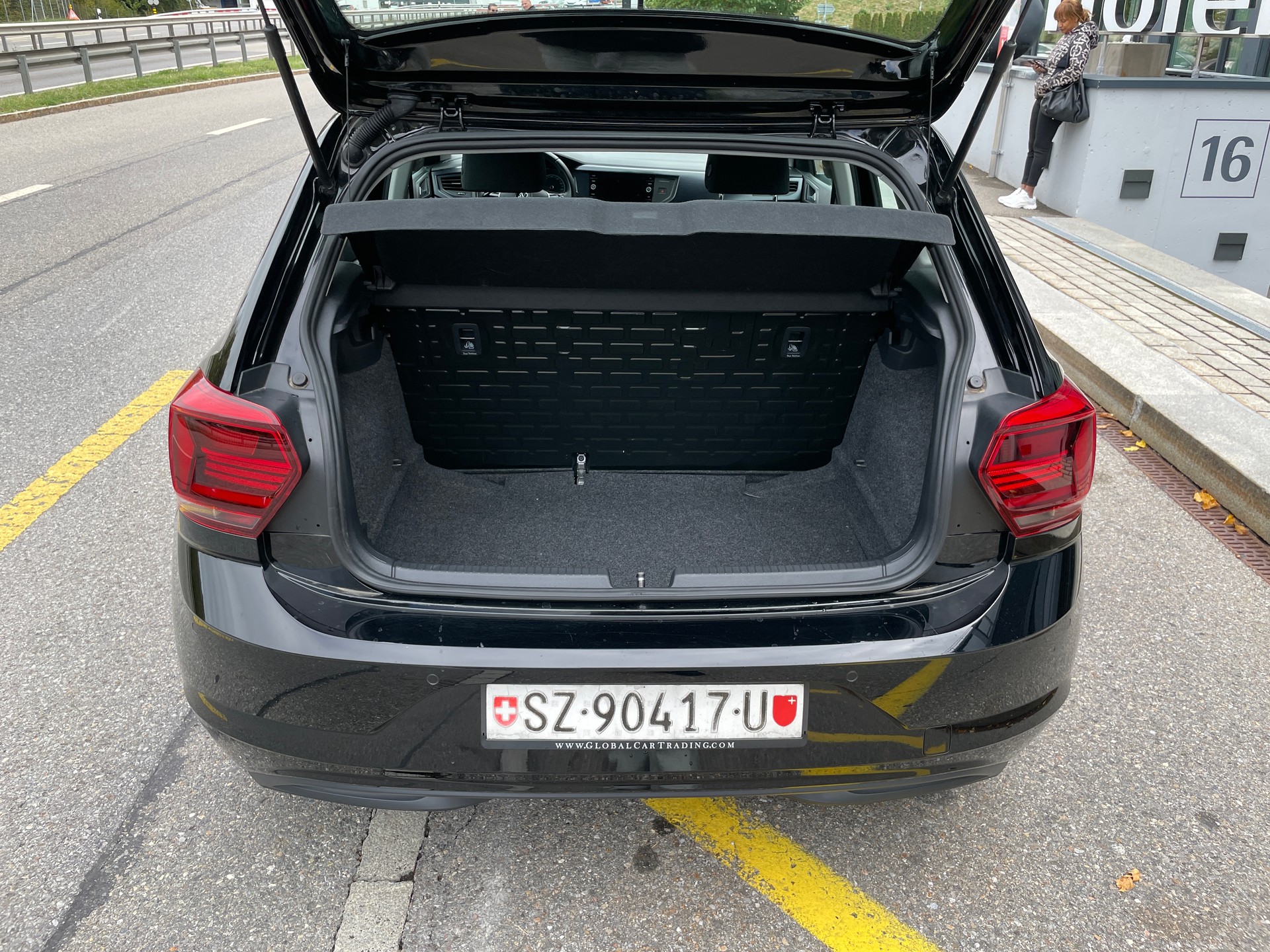 VW Polo 1.0 BMT Trendline-image-6