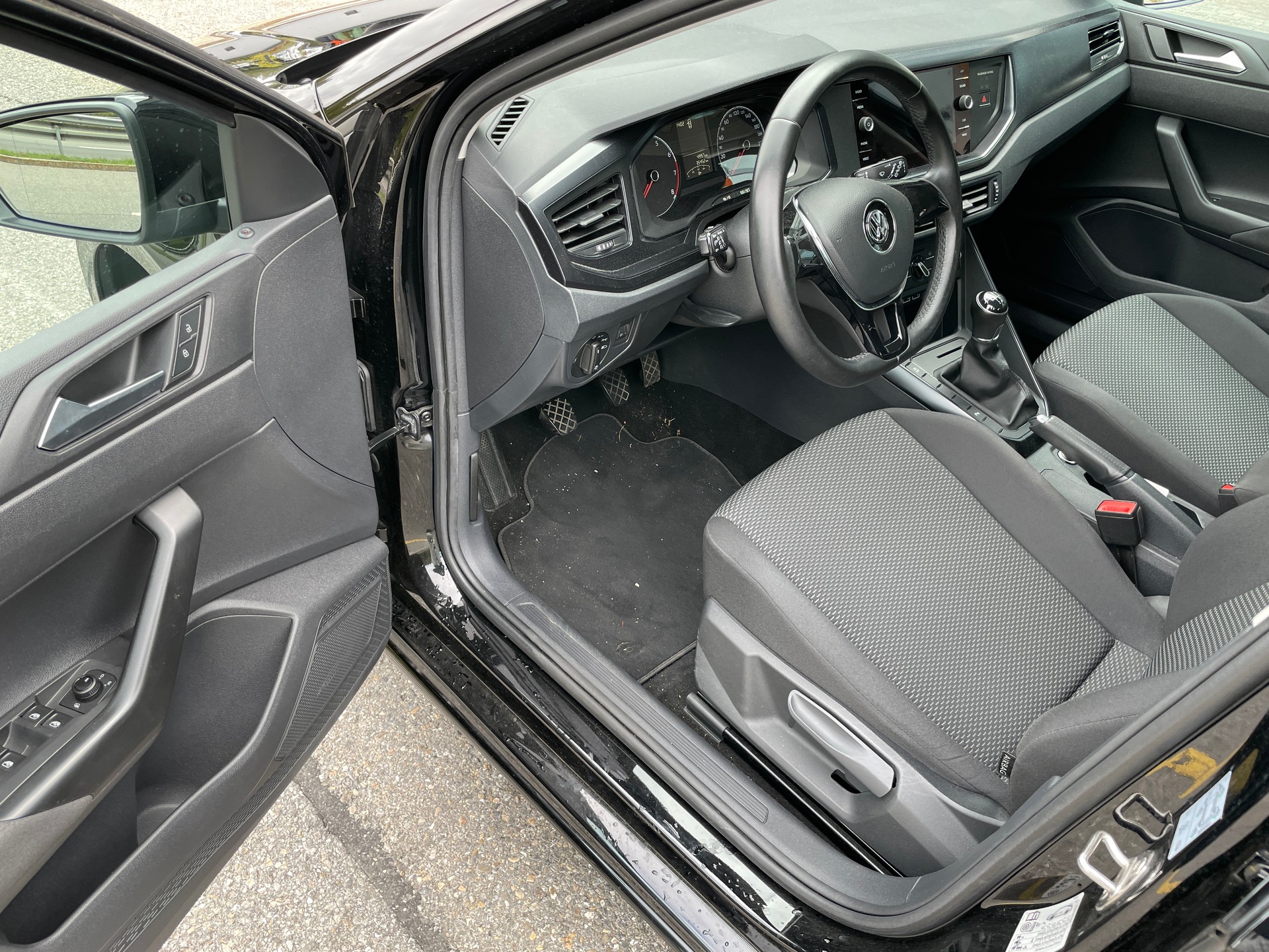 VW Polo 1.0 BMT Trendline-image-11
