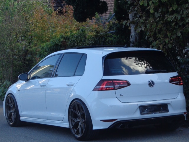 VW GOLF R-image-2