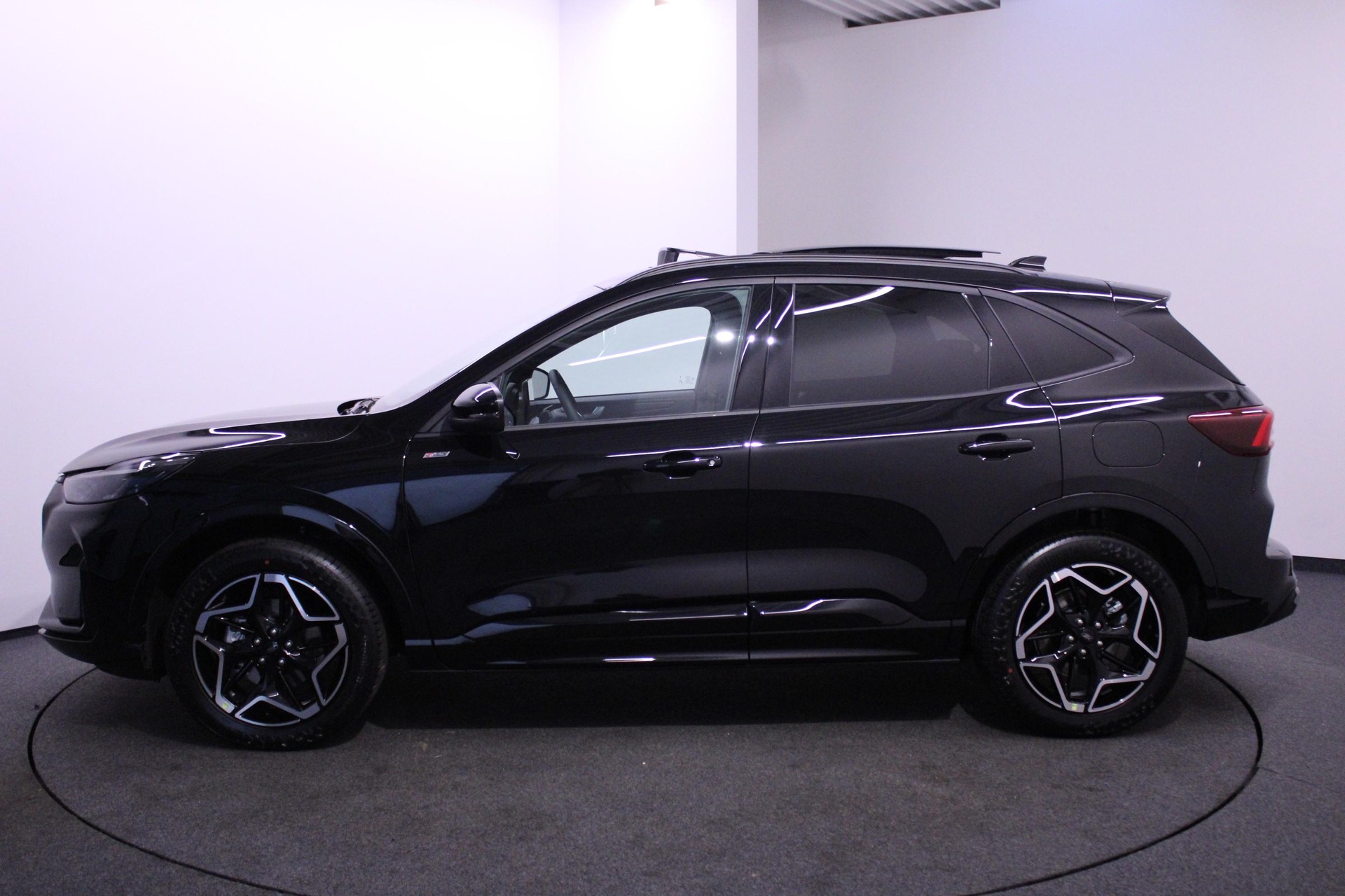 FORD Kuga 2.5 Hybrid ST-Line 4x4-image-1