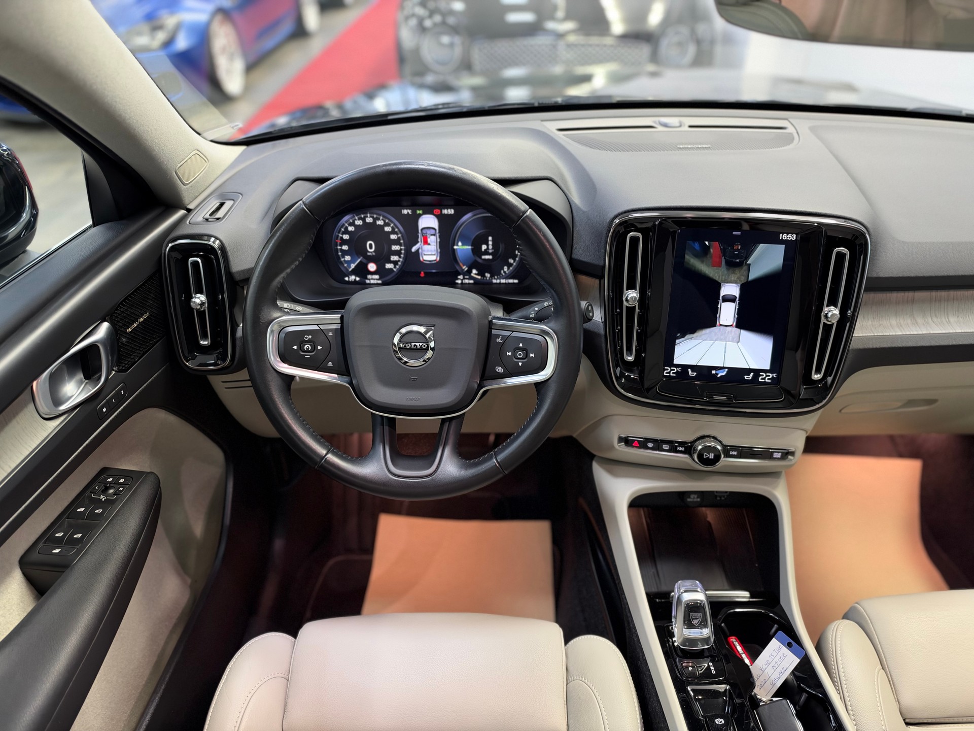 VOLVO XC40 T5 TwE R-Design Expression DCT-image-10