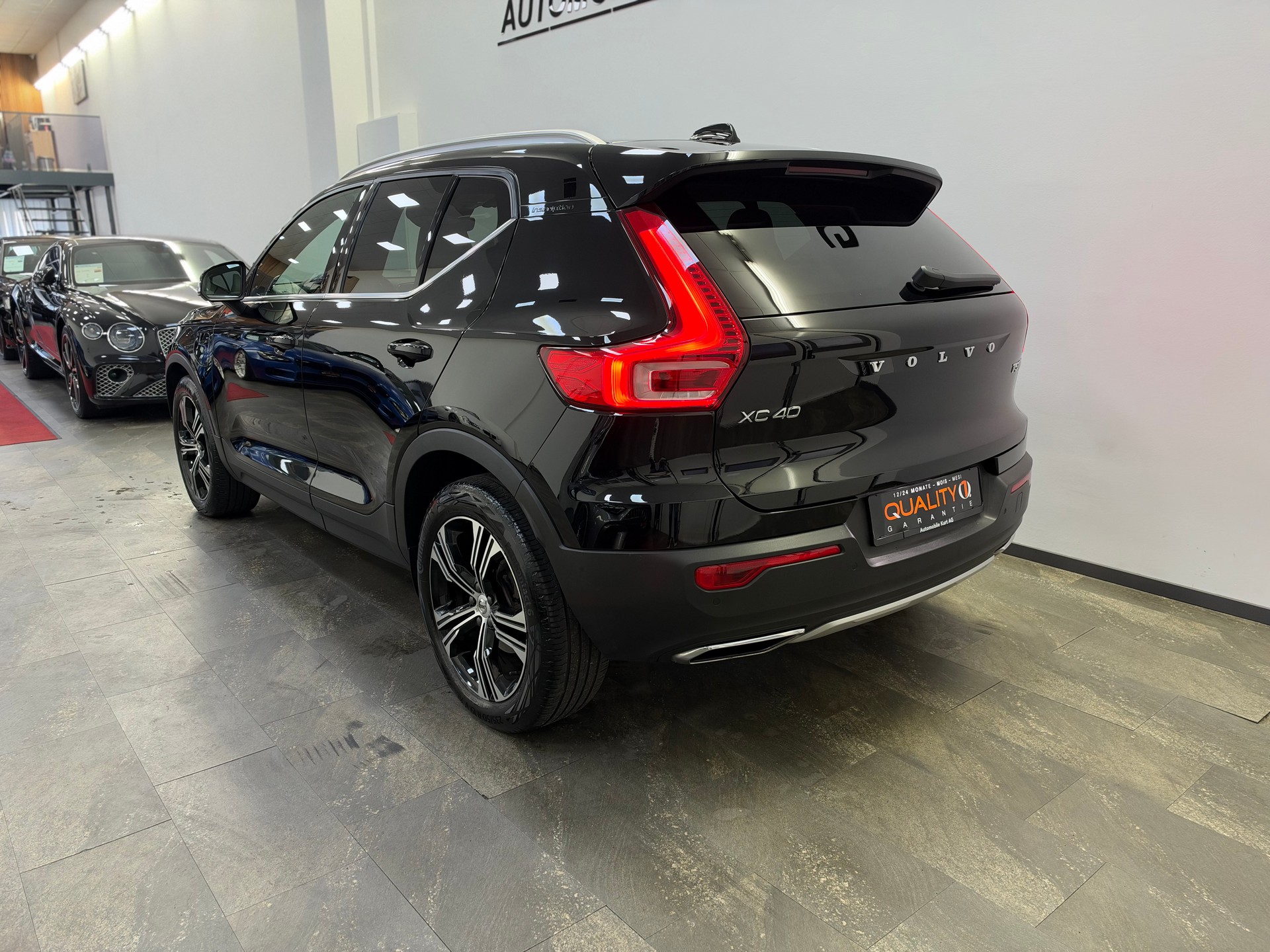 VOLVO XC40 T5 TwE R-Design Expression DCT-image-3