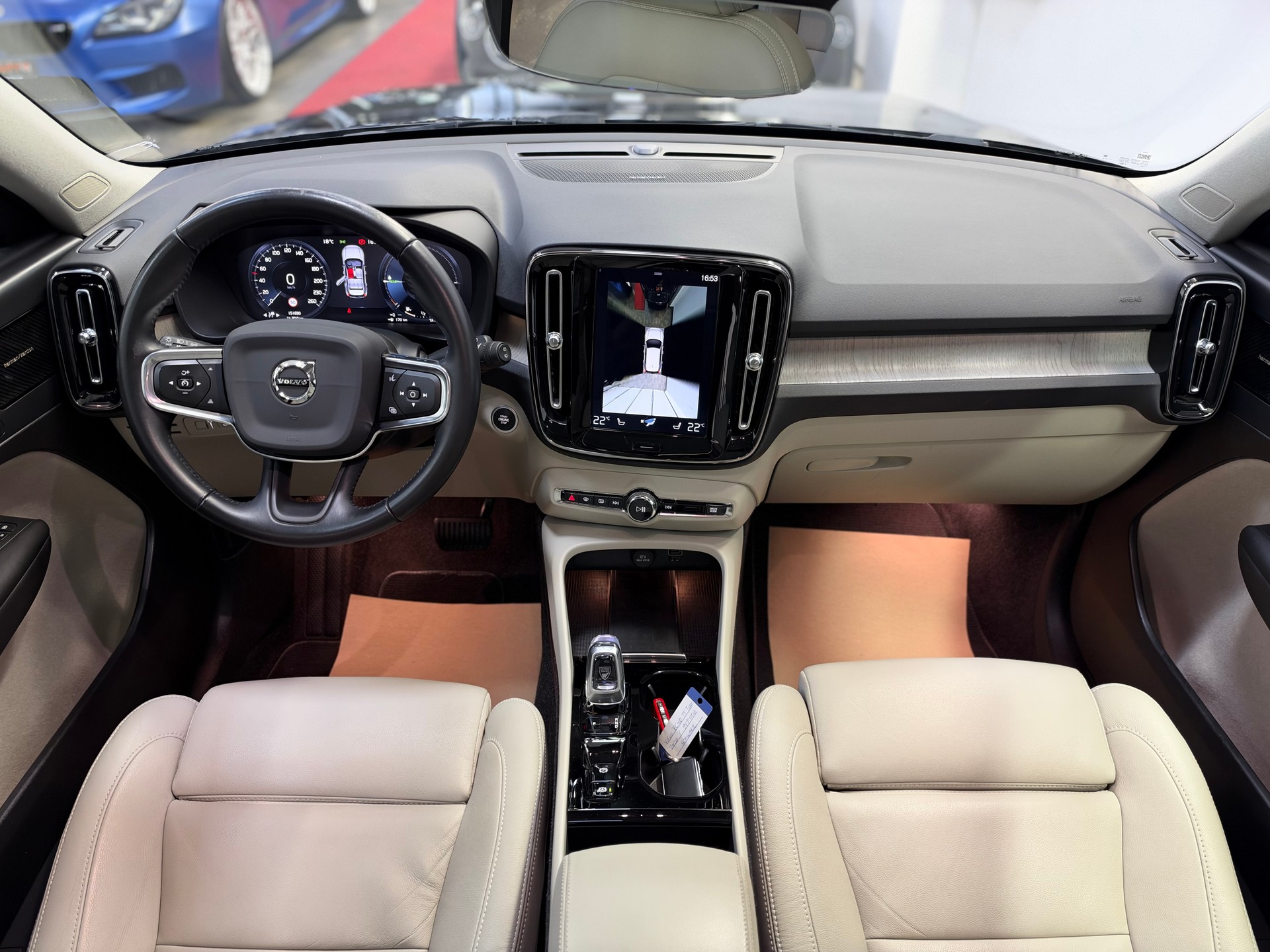 VOLVO XC40 T5 TwE R-Design Expression DCT-image-12