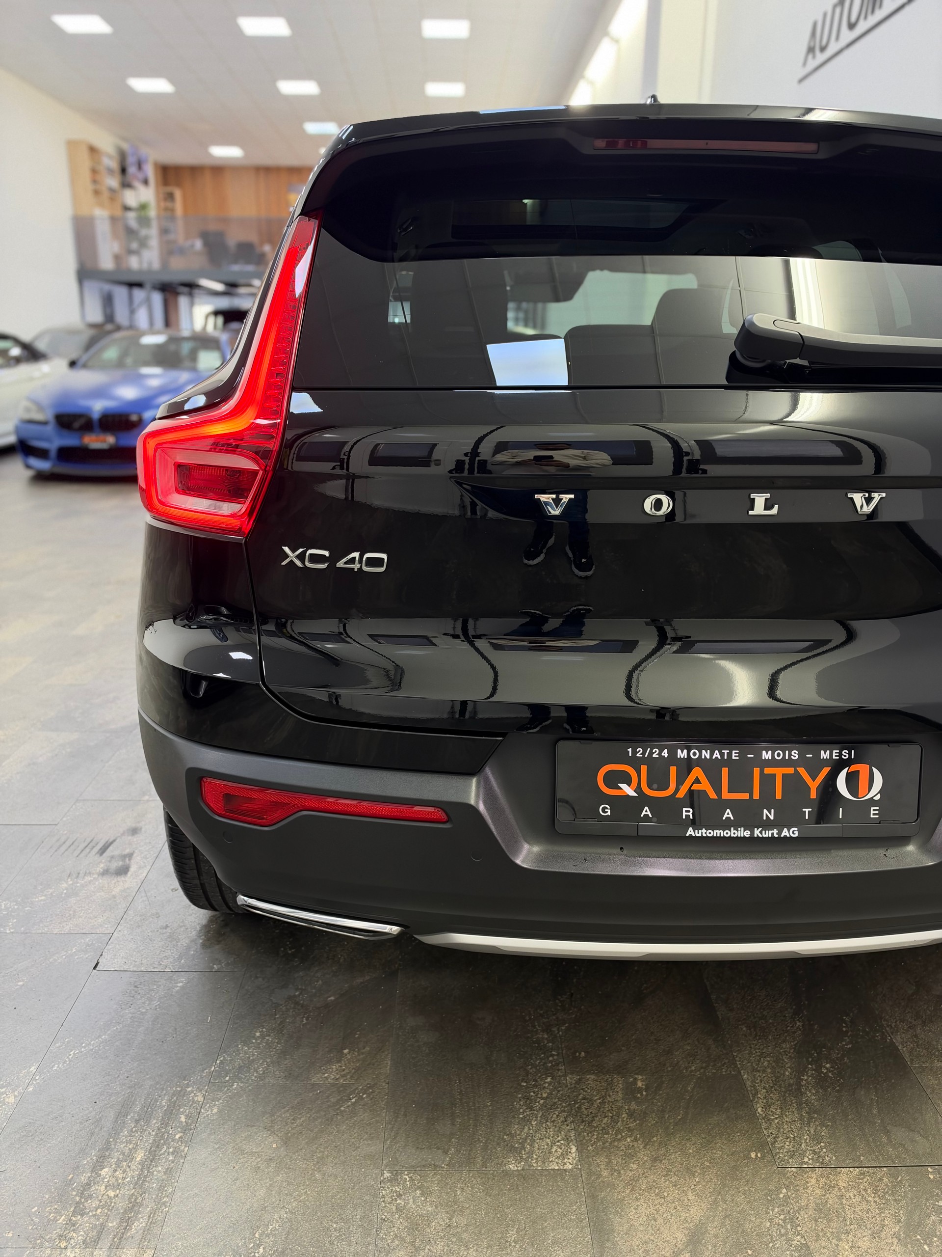 VOLVO XC40 T5 TwE R-Design Expression DCT-image-4